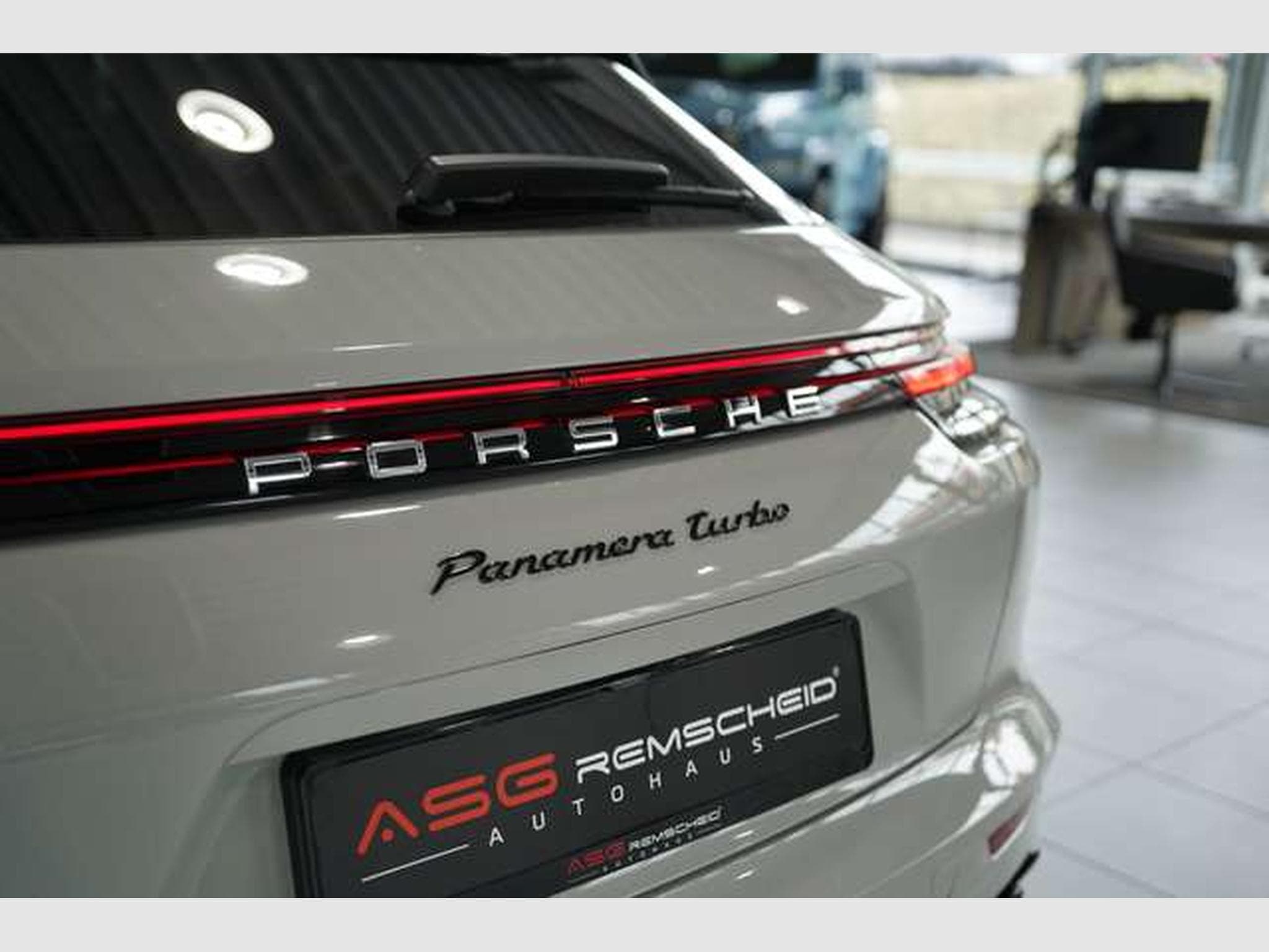 Porsche Panamera Turbo Turismo *2.H *21 *Sport-Design (2017) - Photo 12