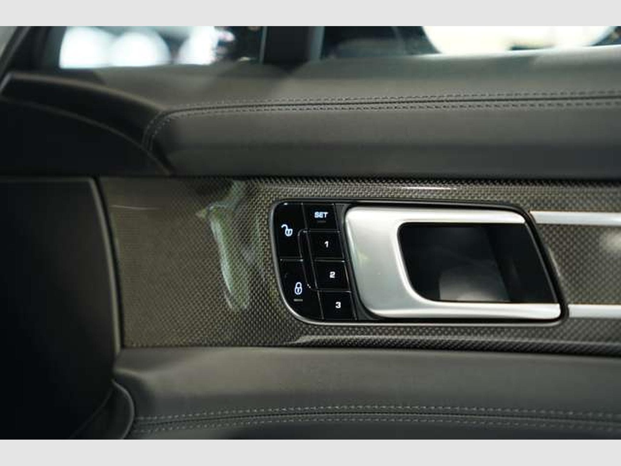 Porsche Panamera Turbo Turismo *2.H *21 *Sport-Design (2017) - Photo 31