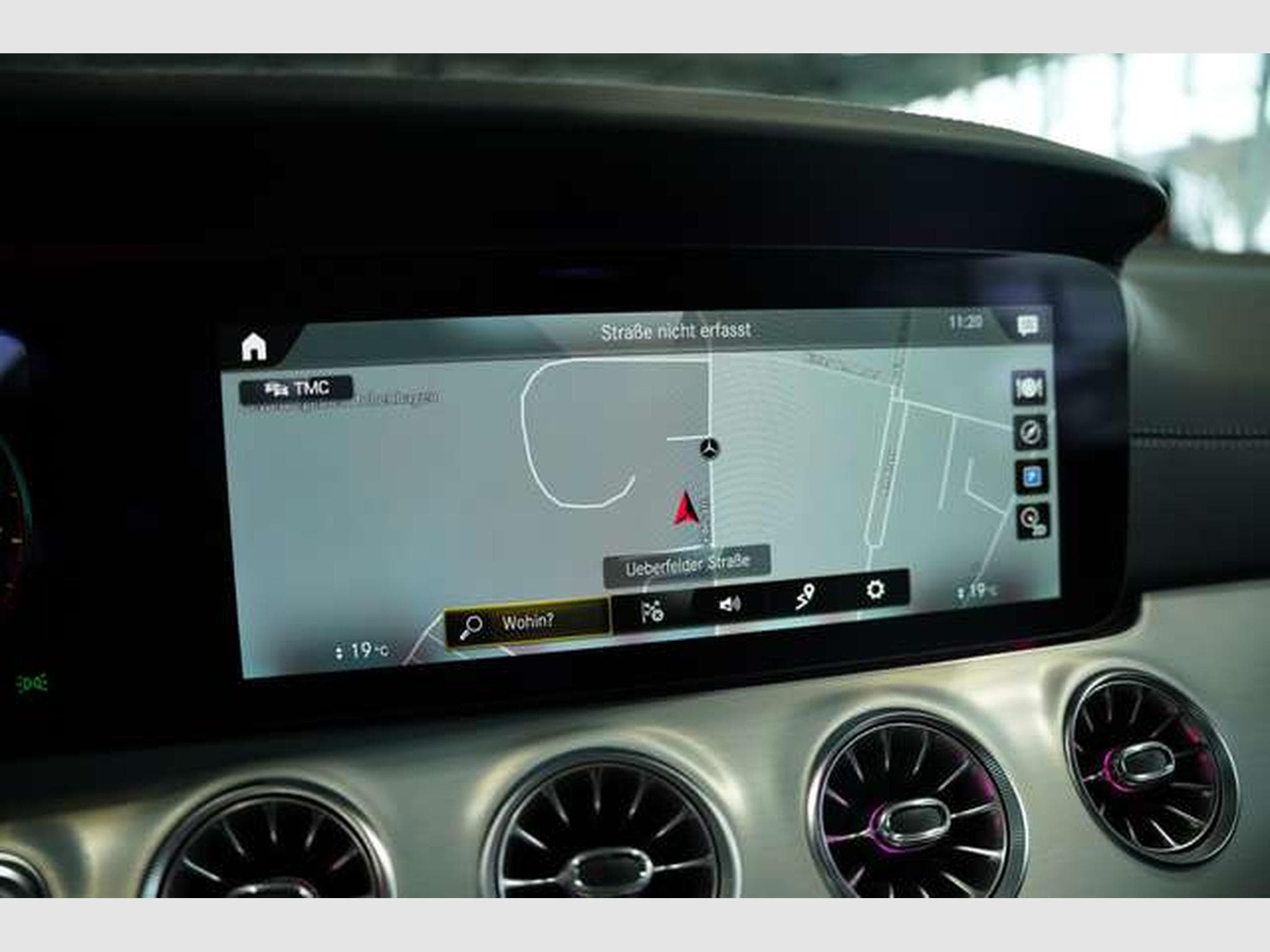 Mercedes E 300 Coupé AMG Line *20 *Pano*Night*KeyGo (2020) - Photo 32