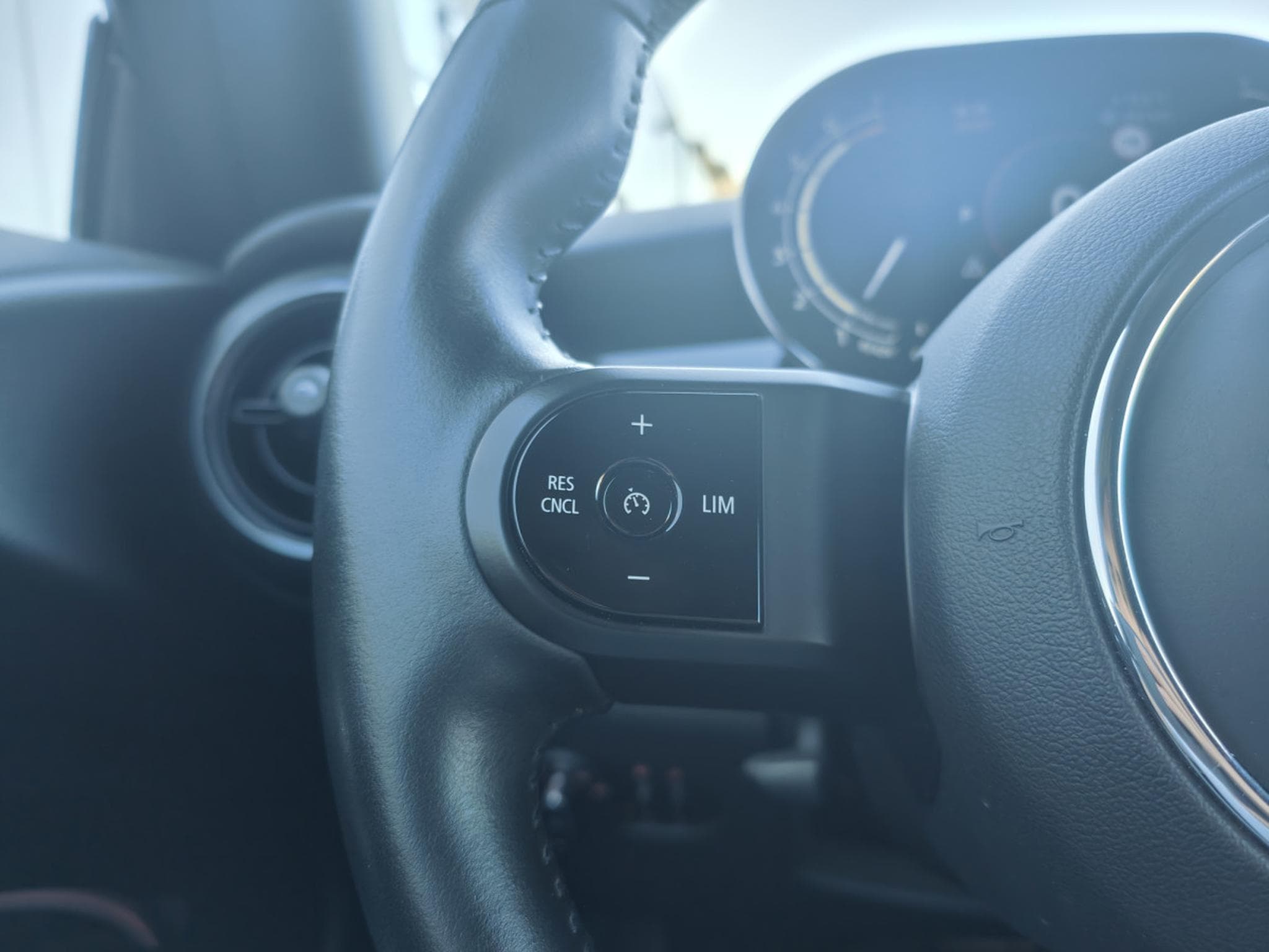 Mini Cooper 1.5 BOITE AUTO CARPLAY BLUETOOTH GPS CLIM LED (2023) - Foto 12