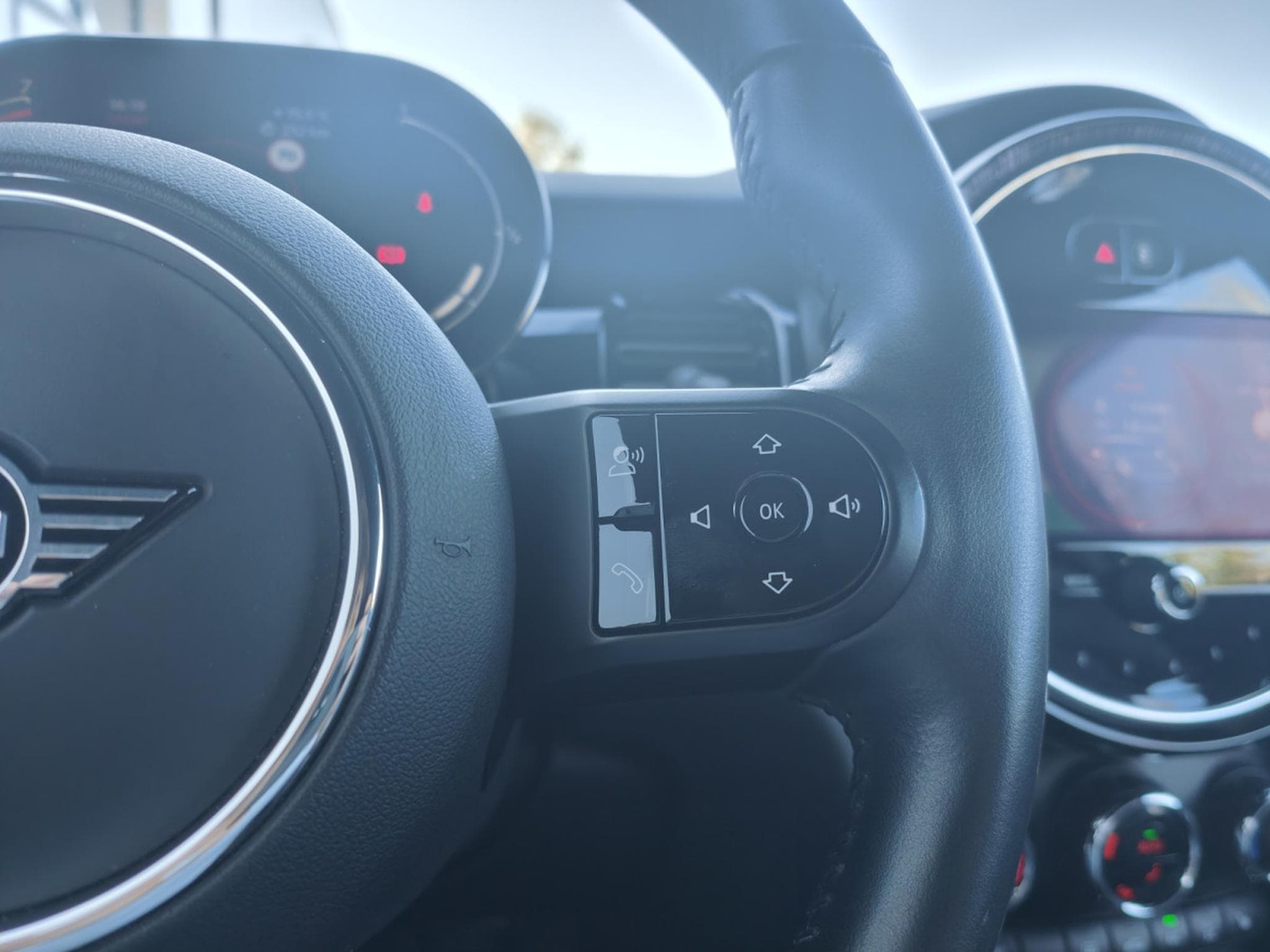 Mini Cooper 1.5 BOITE AUTO CARPLAY BLUETOOTH GPS CLIM LED (2023) - Foto 13