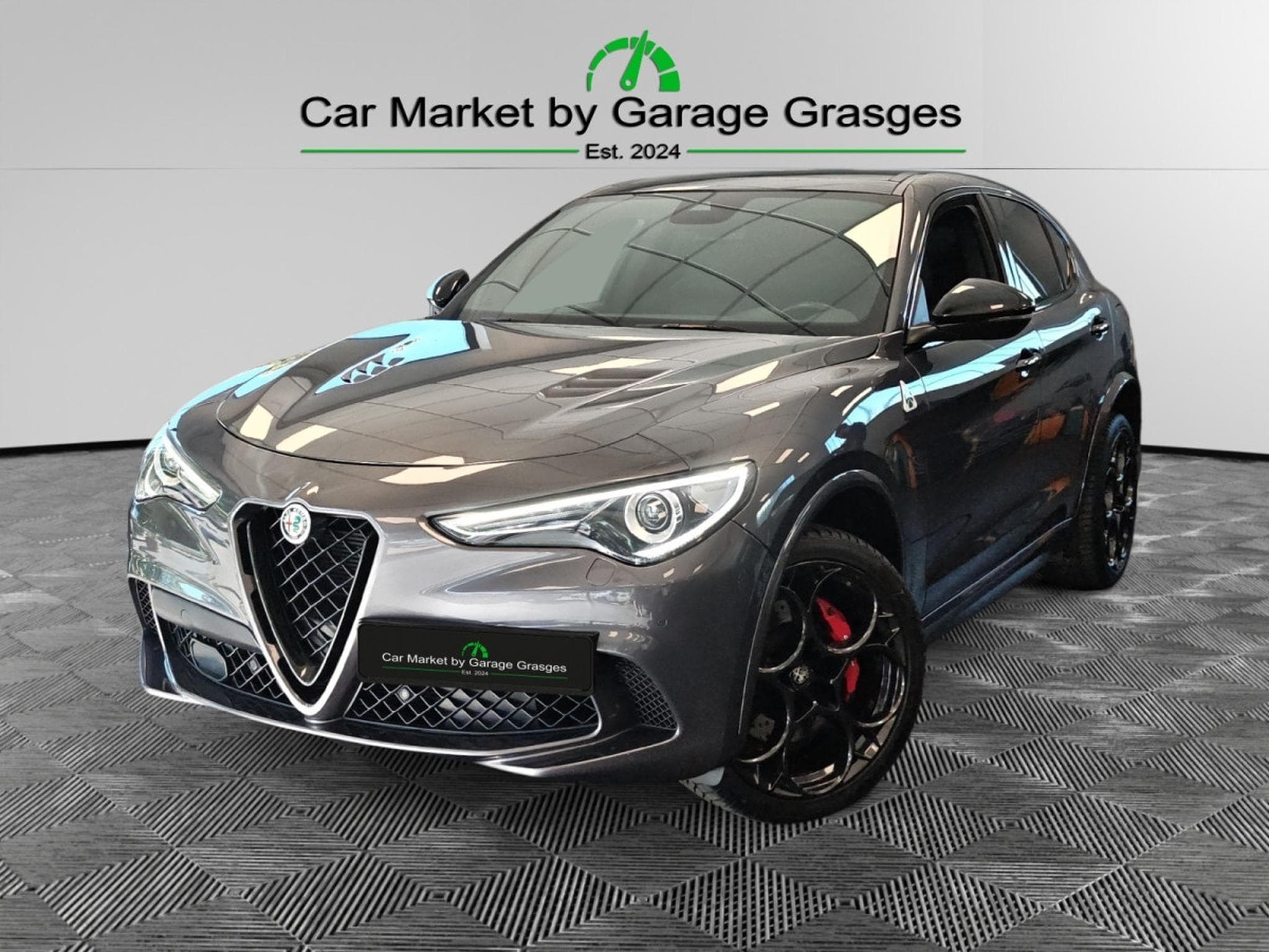 Alfa-Romeo Stelvio V6 2.9 Bi-Turbo AT8-Q4 (2023) - Photo 1