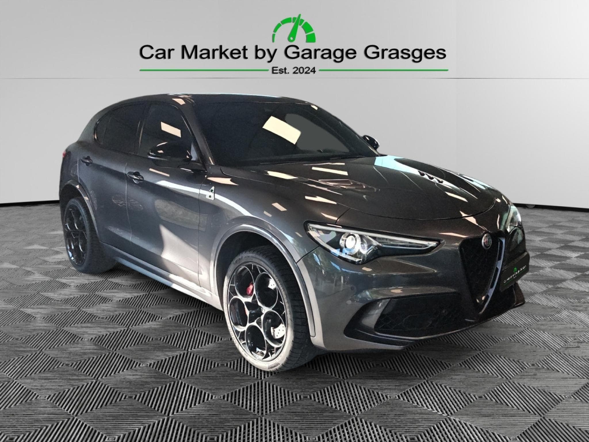 Alfa-Romeo Stelvio V6 2.9 Bi-Turbo AT8-Q4 (2023) - Photo 7