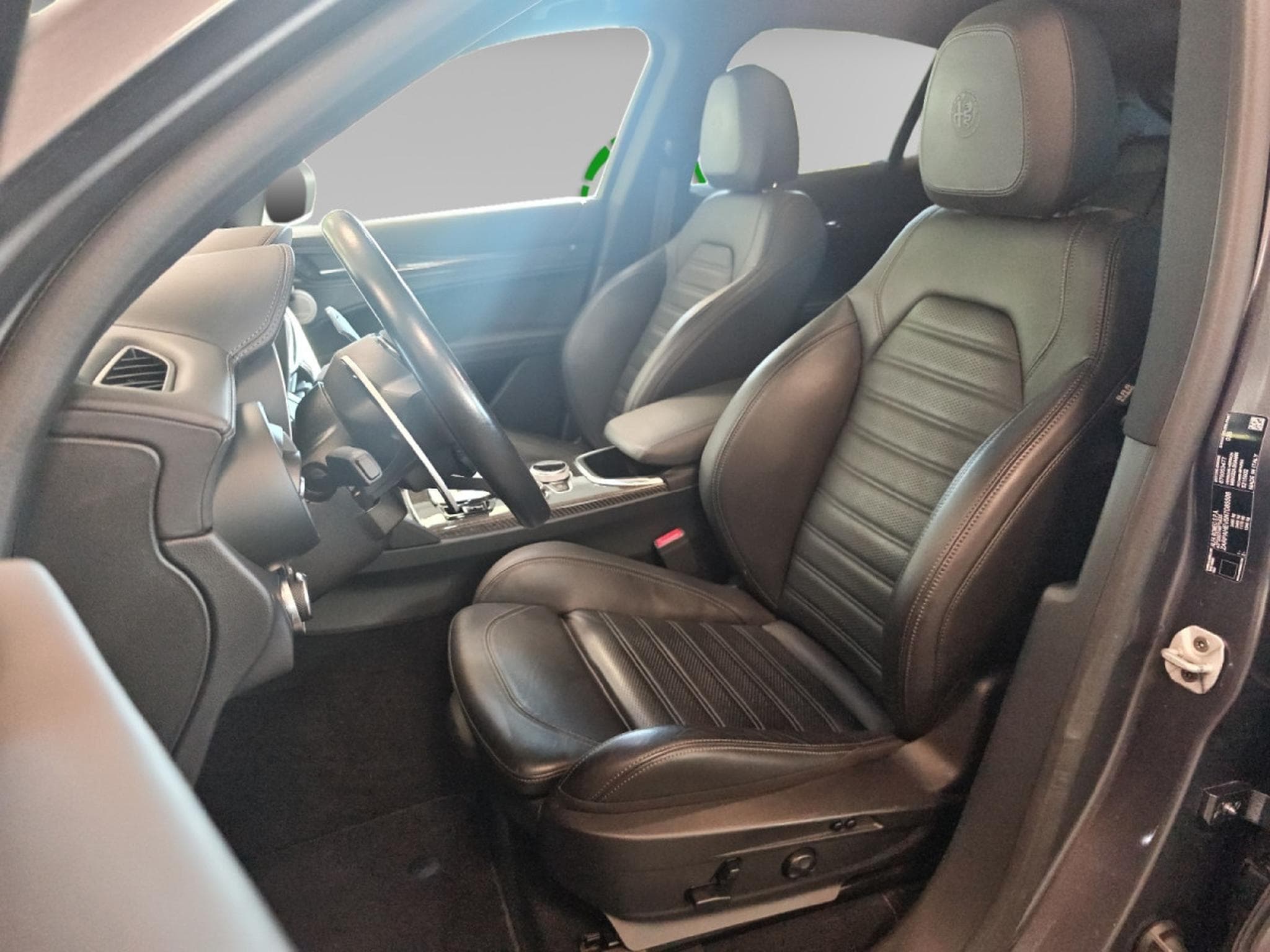 Alfa-Romeo Stelvio V6 2.9 Bi-Turbo AT8-Q4 (2023) - Photo 11