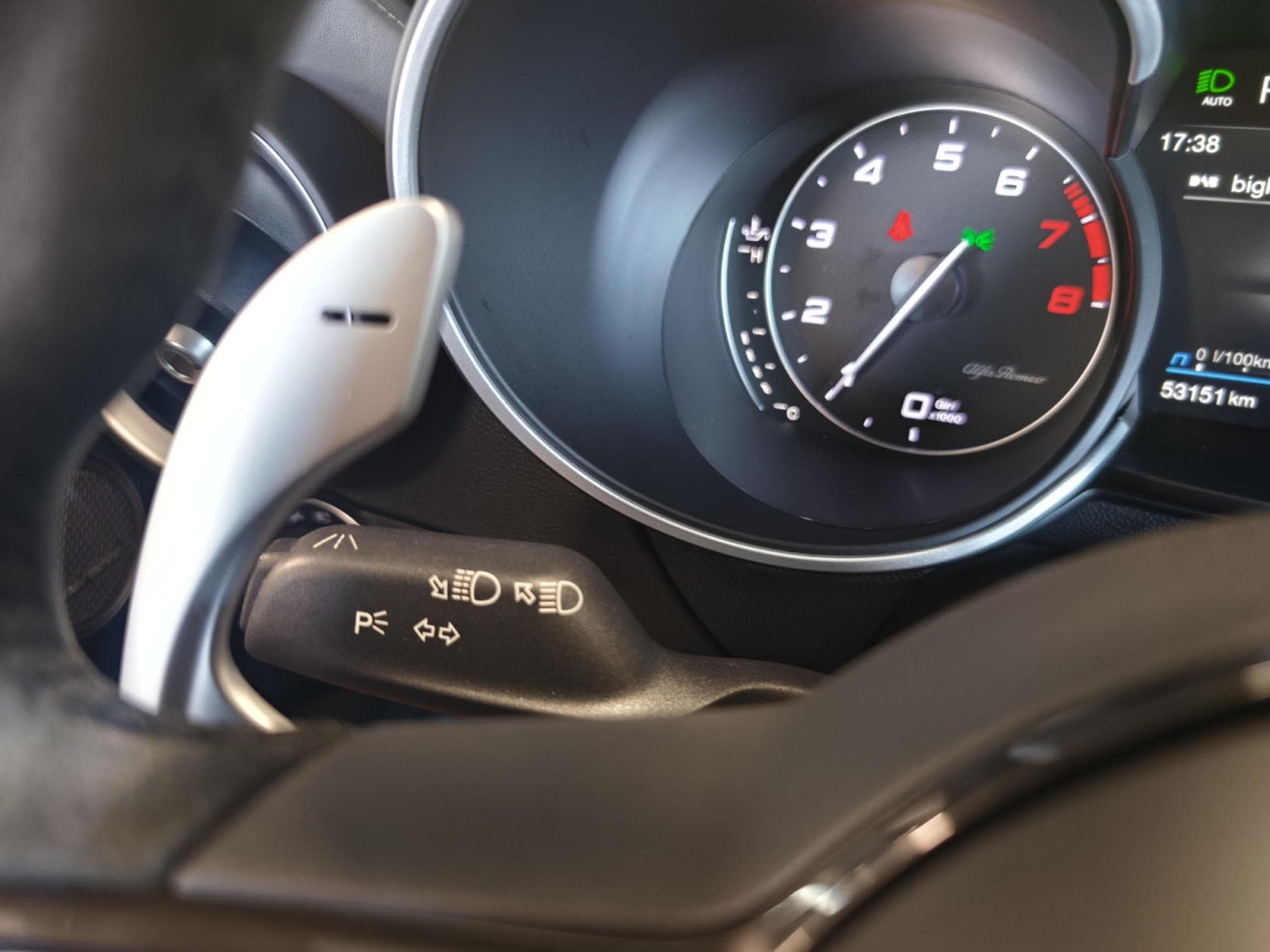 Alfa-Romeo Stelvio V6 2.9 Bi-Turbo AT8-Q4 (2023) - Photo 17