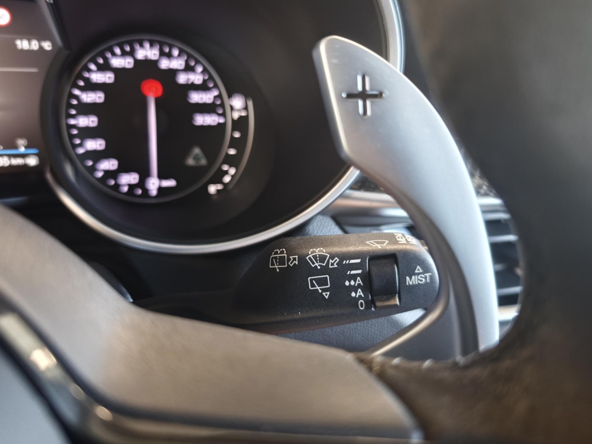 Alfa-Romeo Stelvio V6 2.9 Bi-Turbo AT8-Q4 (2023) - Photo 18