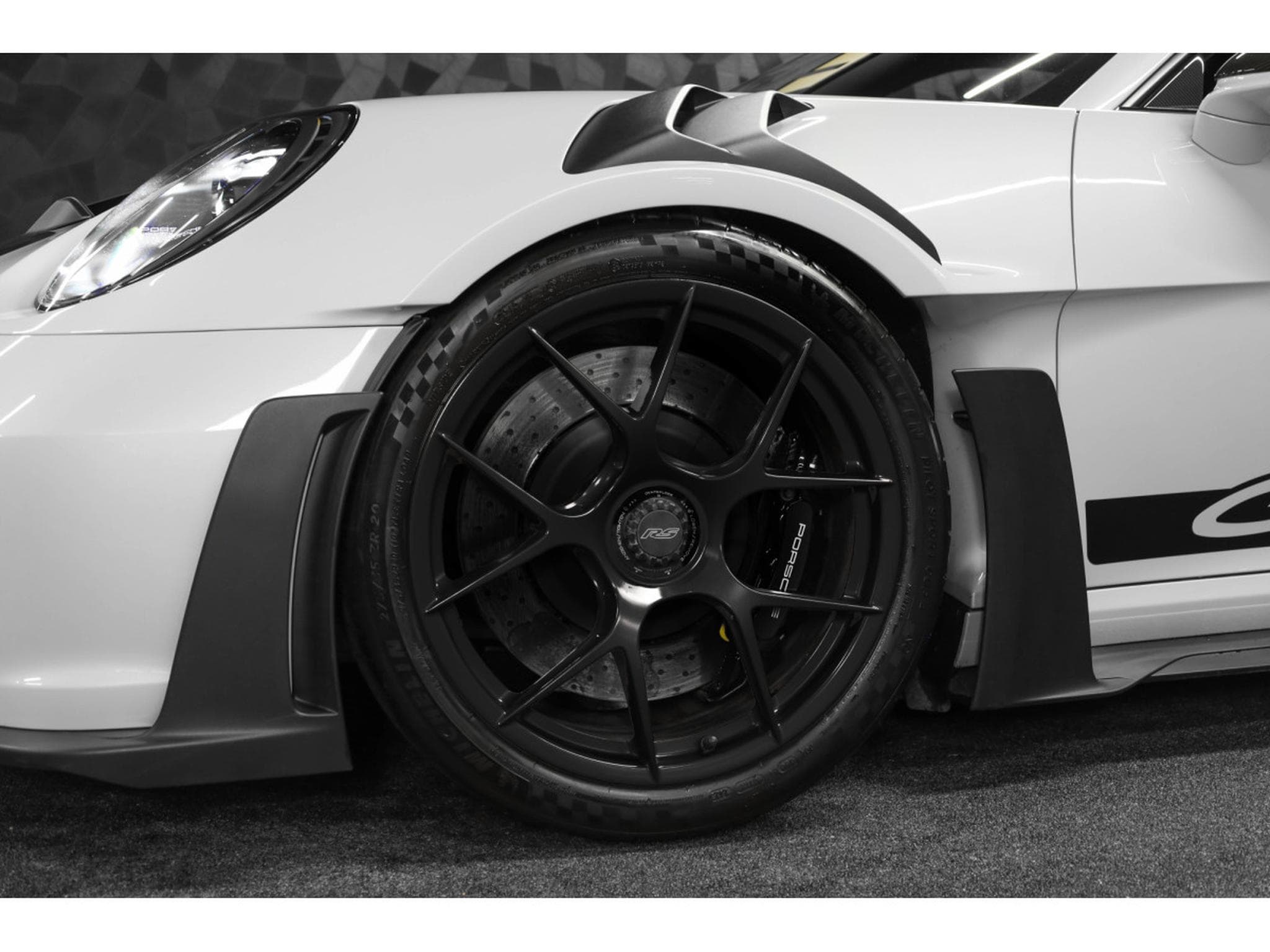 Porsche 911 GT3 RS PDK - PACK WEISSACH (2023) - Foto 10