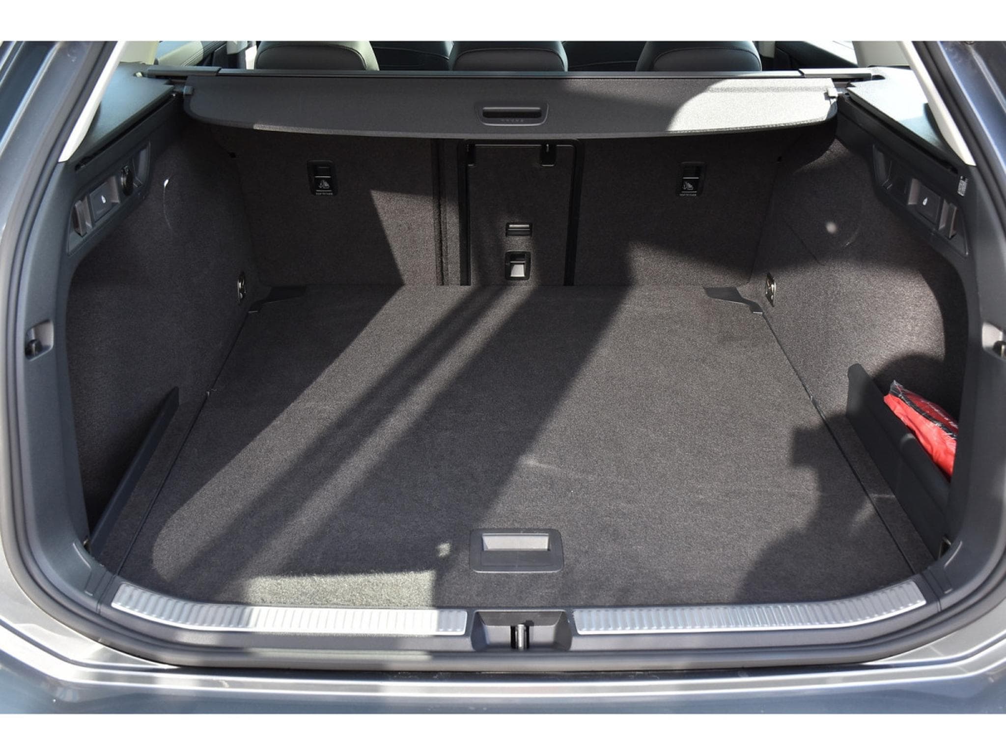 VW Passat 2.0 TDI Business DSG PANO TRAVEL CAM360 1° MAIN (2025) - Foto 24