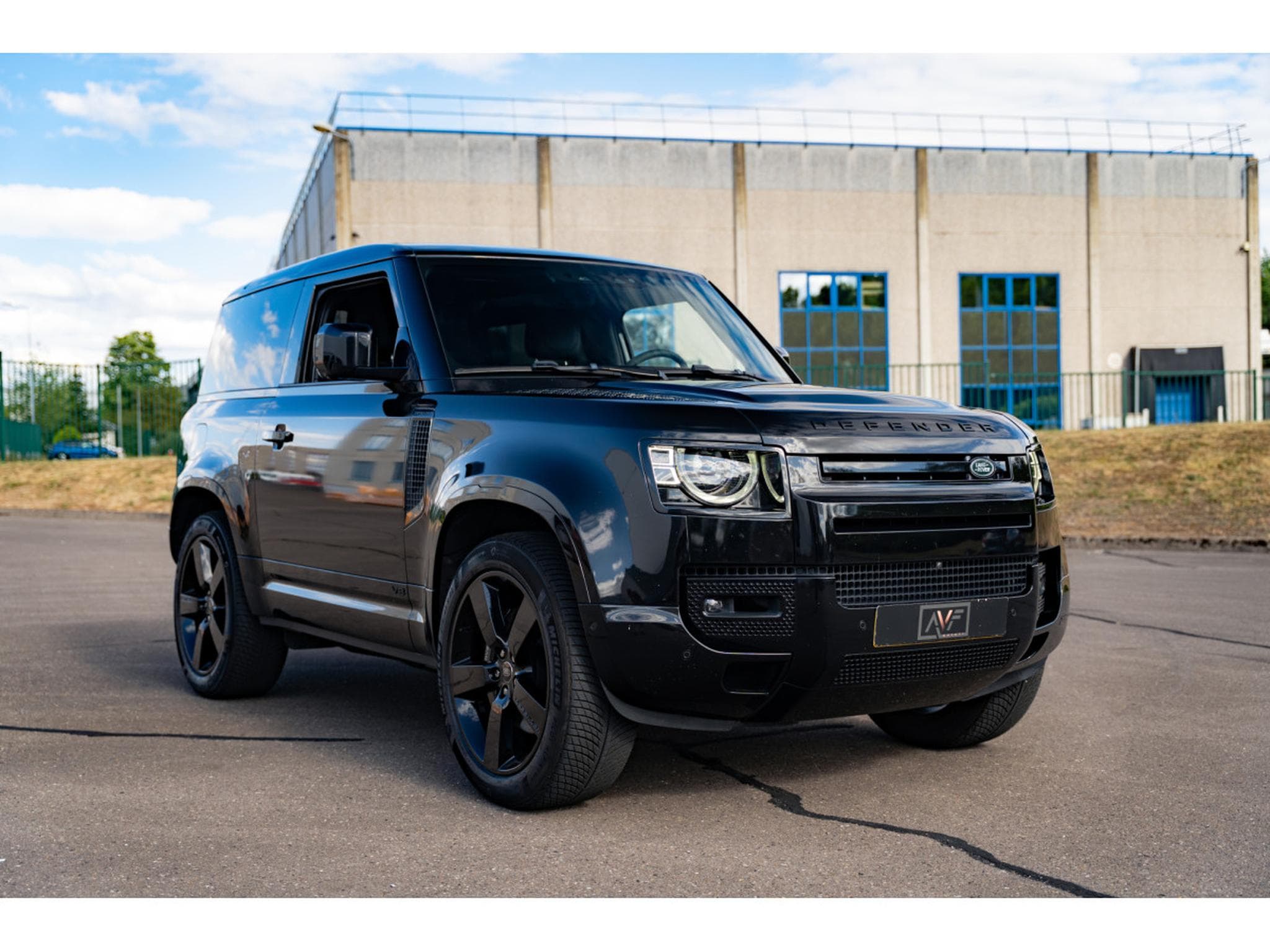 Land-Rover Defender 90 P525 BLACK PACK - V8 SUPERCHARGE (2022) - Photo 3