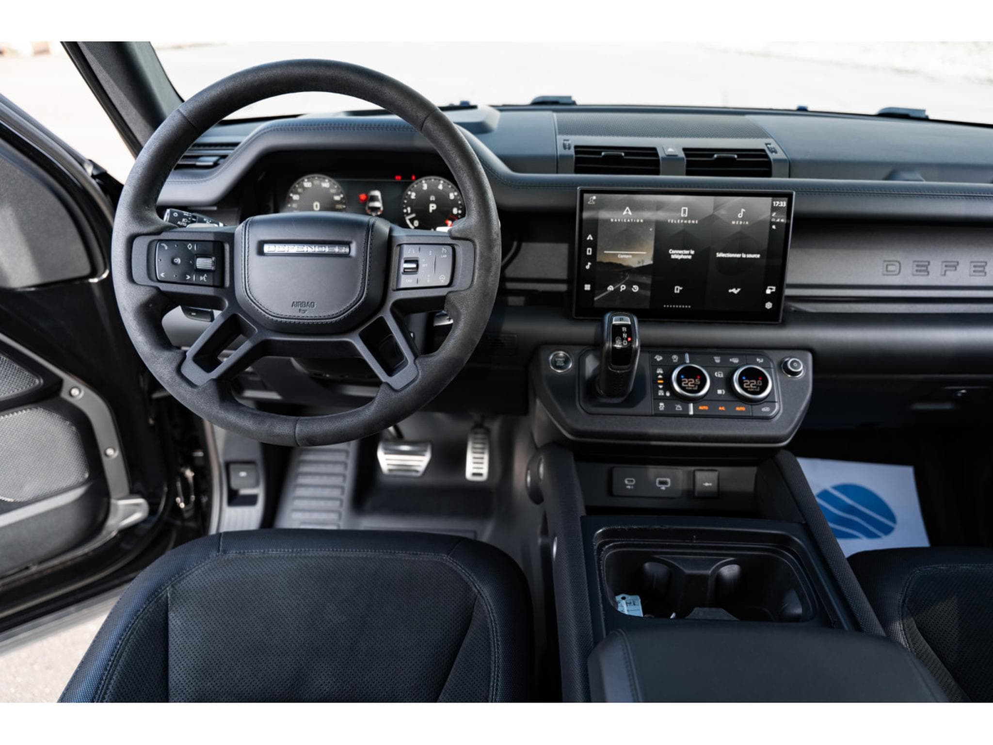 Land-Rover Defender 90 P525 BLACK PACK - V8 SUPERCHARGE (2022) - Photo 11