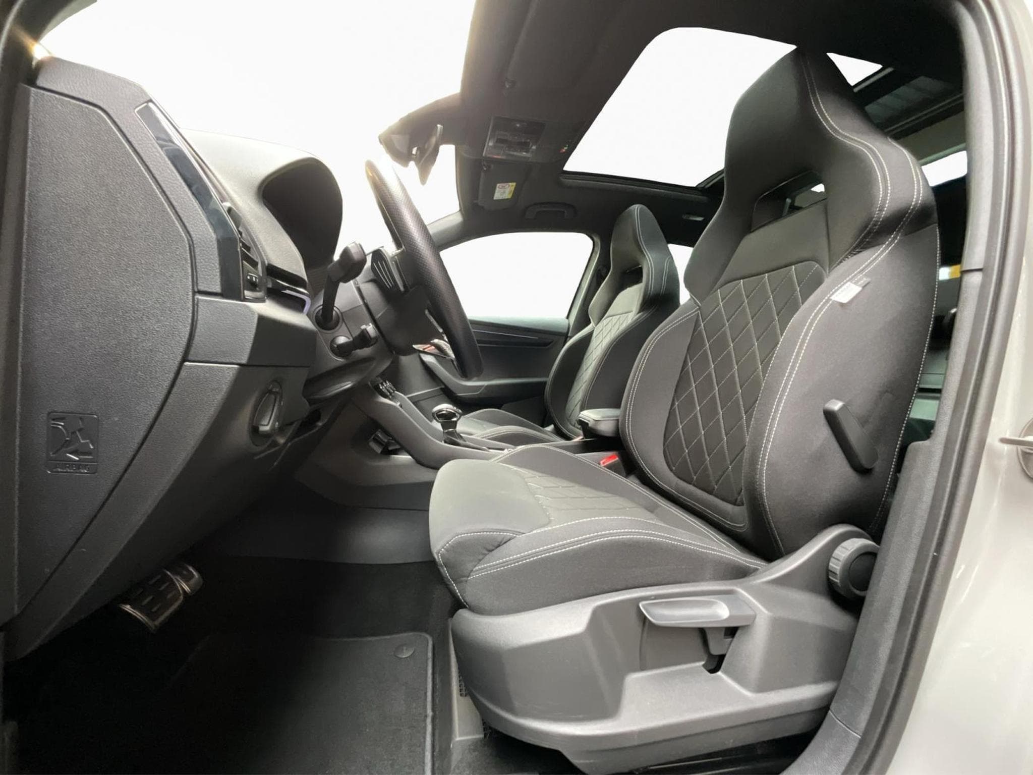 Skoda Karoq Sportline+DSG+4x4+P.Travel+StandH.+P.Performance+Canton (2024) - Photo 9