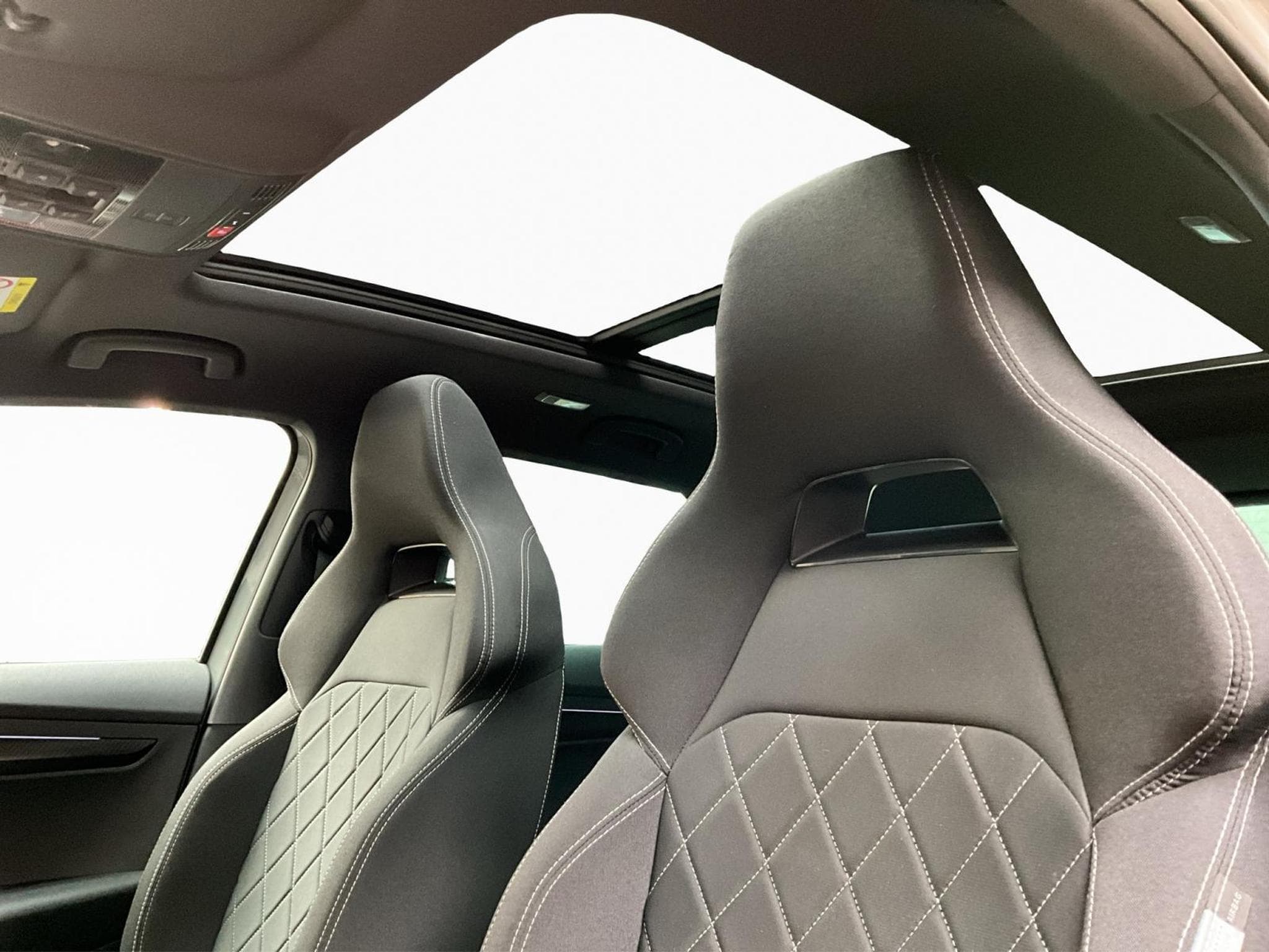 Skoda Karoq Sportline+DSG+4x4+P.Travel+StandH.+P.Performance+Canton (2024) - Photo 15