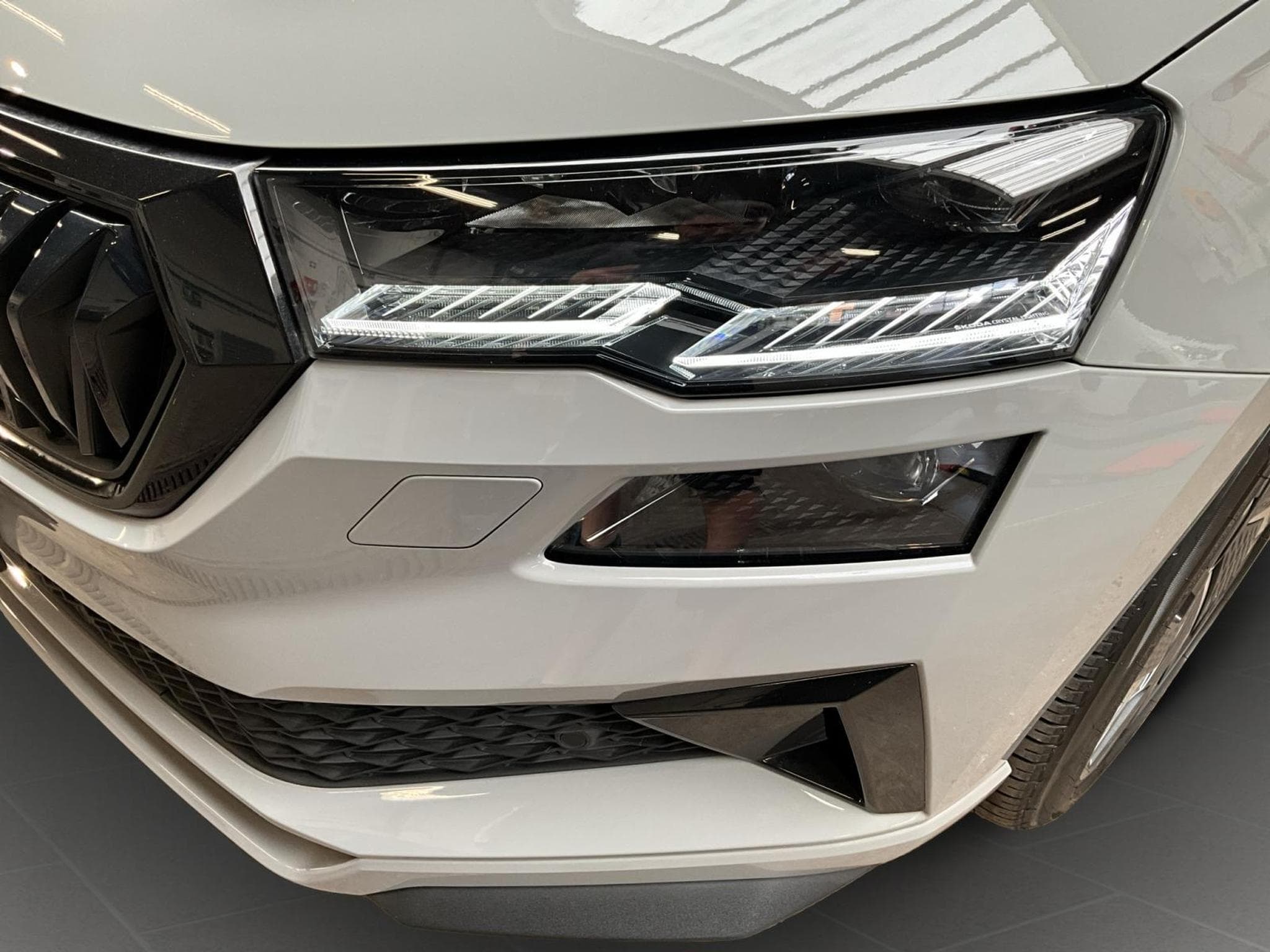 Skoda Karoq Sportline+DSG+4x4+P.Travel+StandH.+P.Performance+Canton (2024) - Photo 18