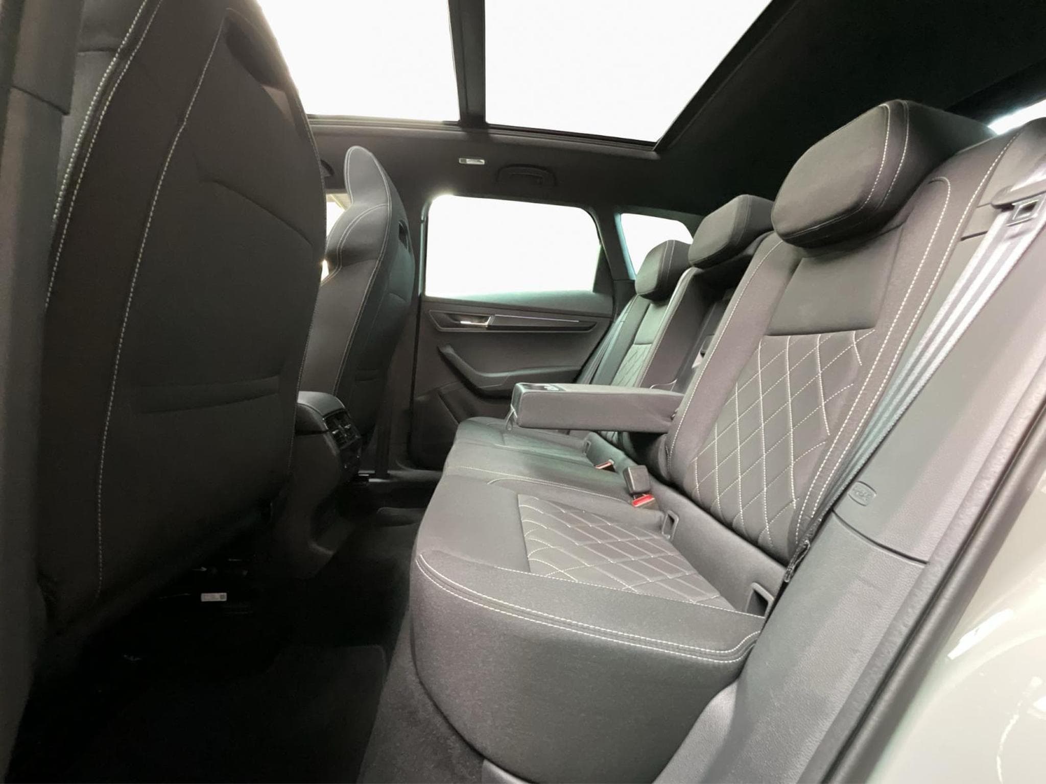 Skoda Karoq Sportline+DSG+4x4+P.Travel+StandH.+P.Performance+Canton (2024) - Photo 16