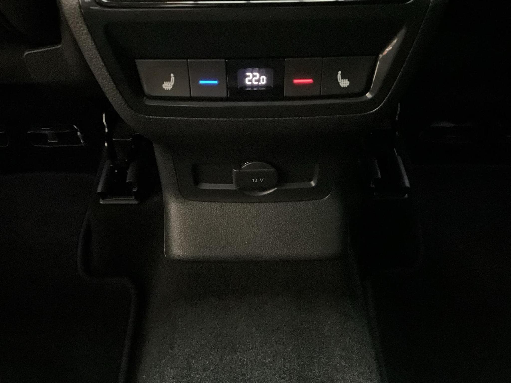 Skoda Karoq Sportline+DSG+4x4+P.Travel+StandH.+P.Performance+Canton (2024) - Photo 22