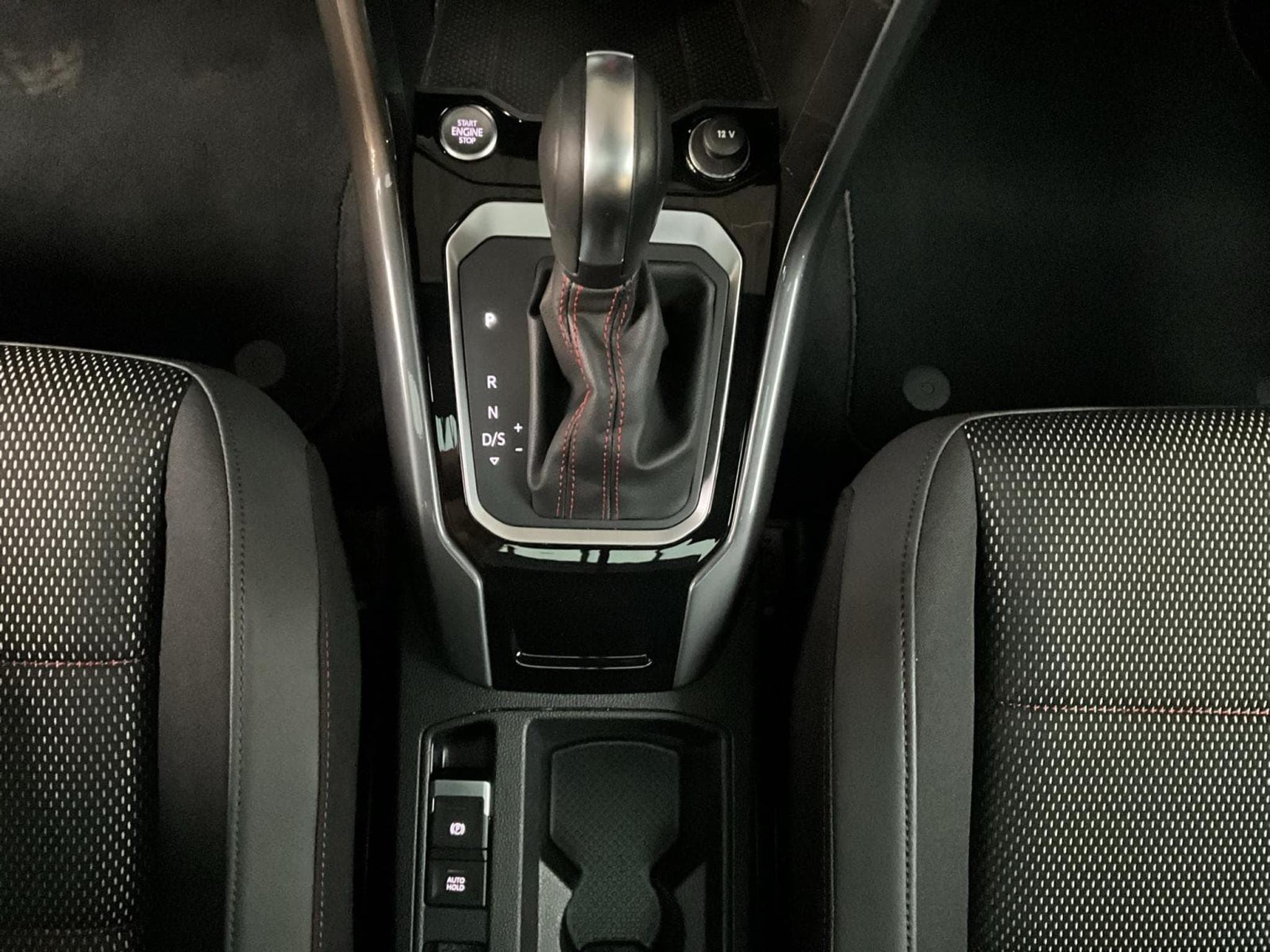 VW T-Roc Sport+DSG+Pano+LM17+P.Travel+P.Sport+P.Confort+Keyless (2021) - Photo 12