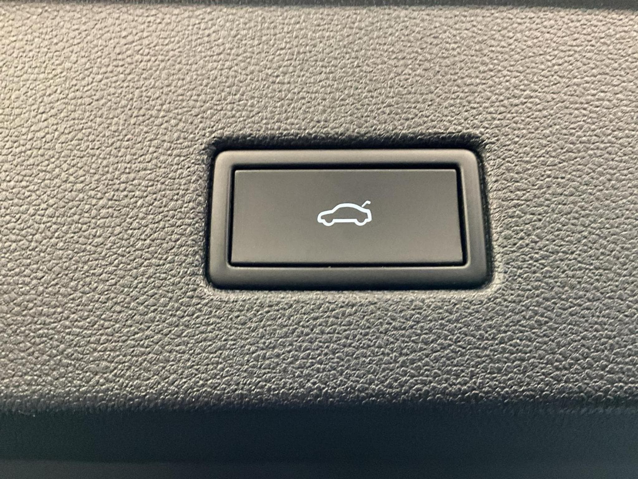 VW T-Roc Sport+DSG+Pano+LM17+P.Travel+P.Sport+P.Confort+Keyless (2021) - Photo 19