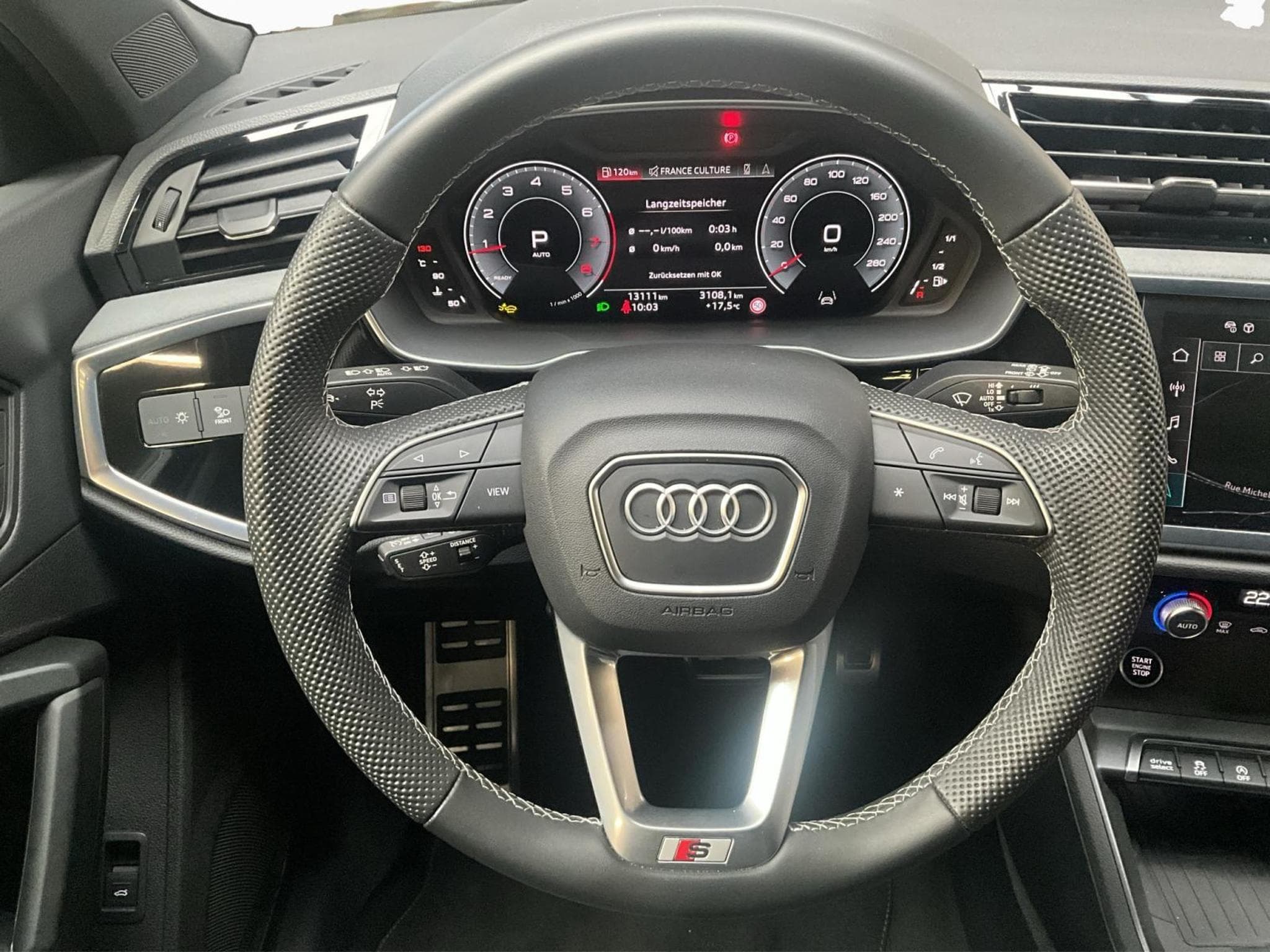 Audi Q3 SB+S-Line+40TFSI+Quattro+S-Tronic+Pano+P.Premium (2025) - Photo 10