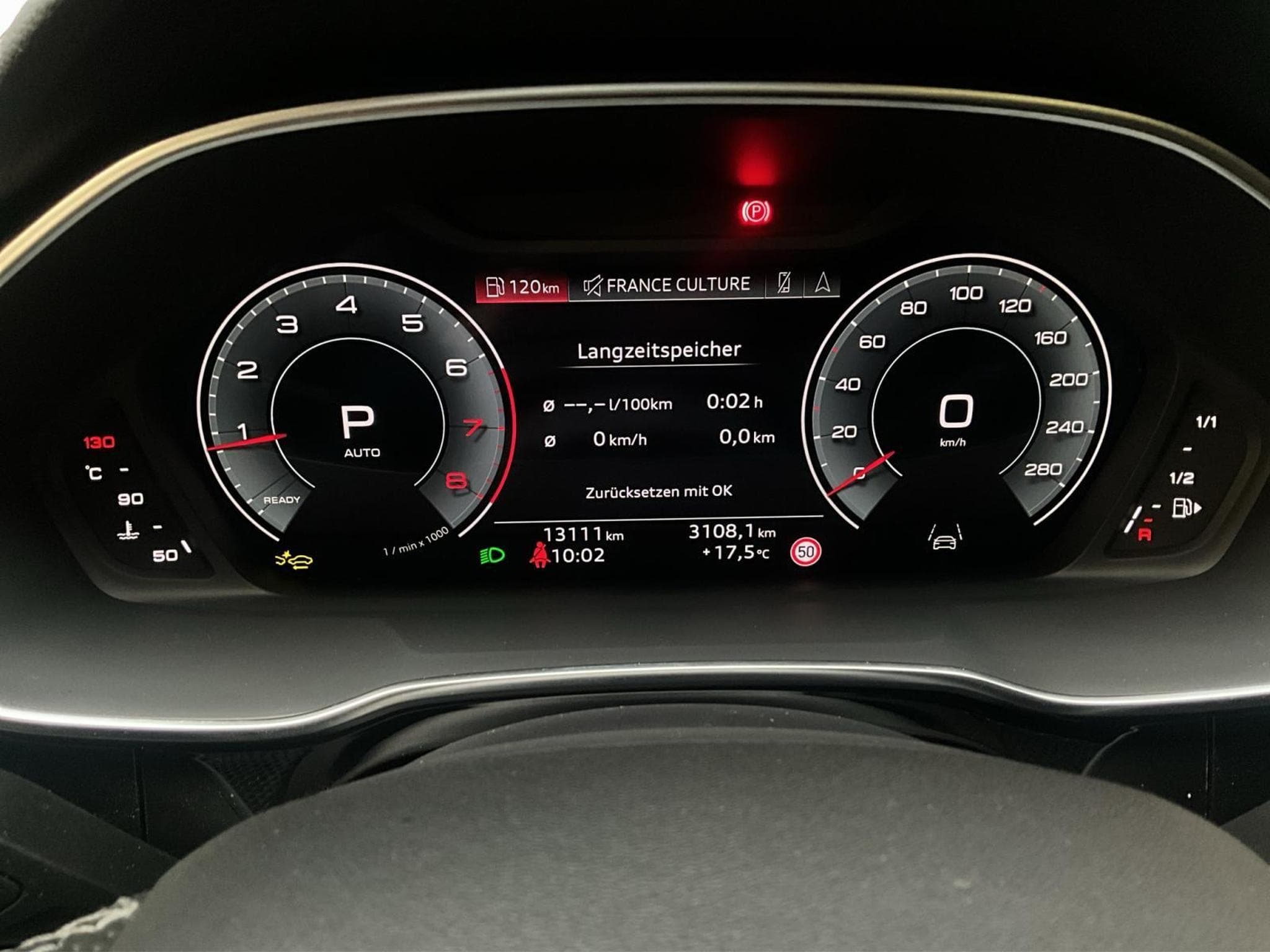Audi Q3 SB+S-Line+40TFSI+Quattro+S-Tronic+Pano+P.Premium (2025) - Photo 11