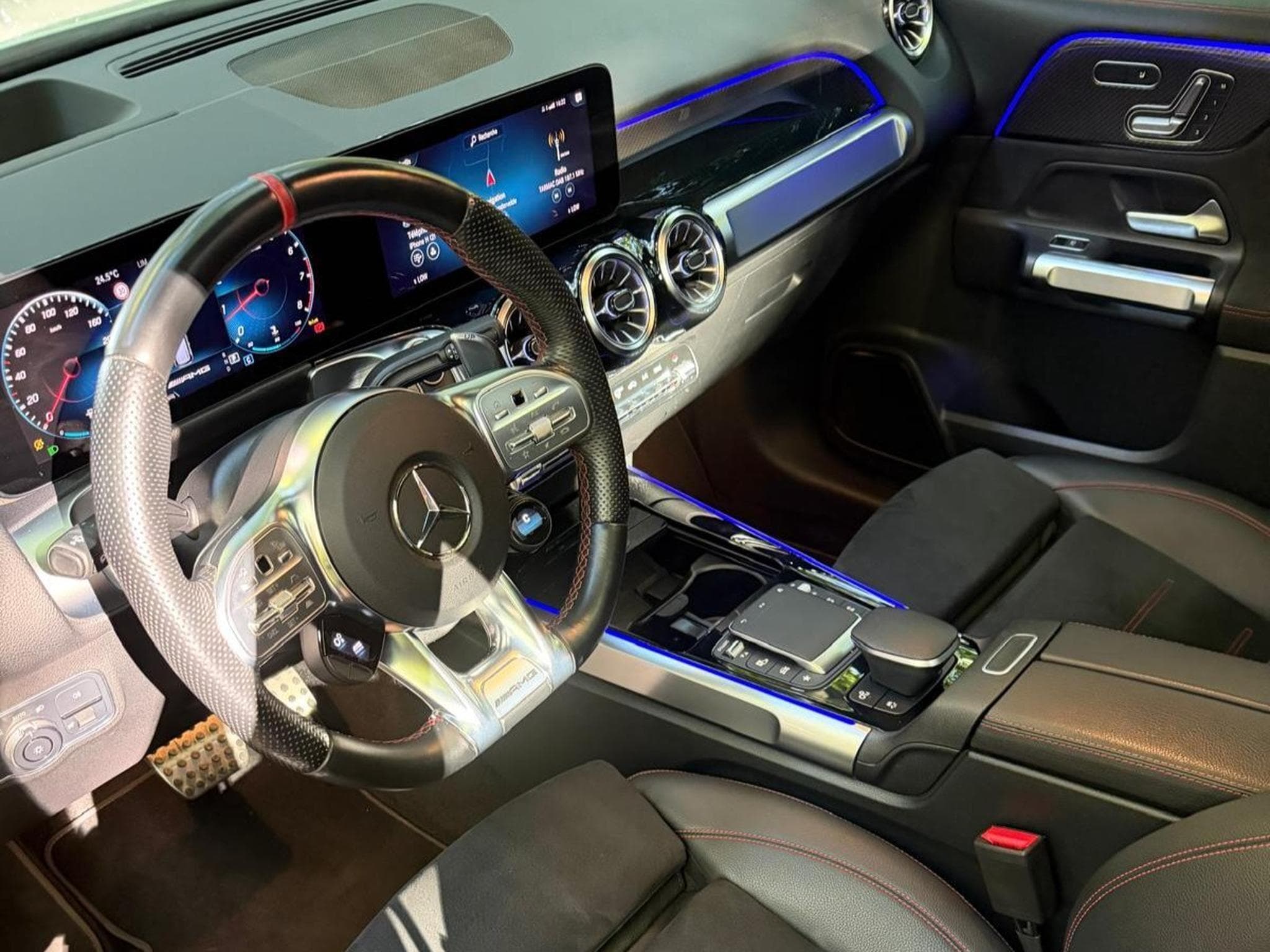 Mercedes GLB 35 AMG AMG 35 TURBO 4MATIC (2023) - Photo 3