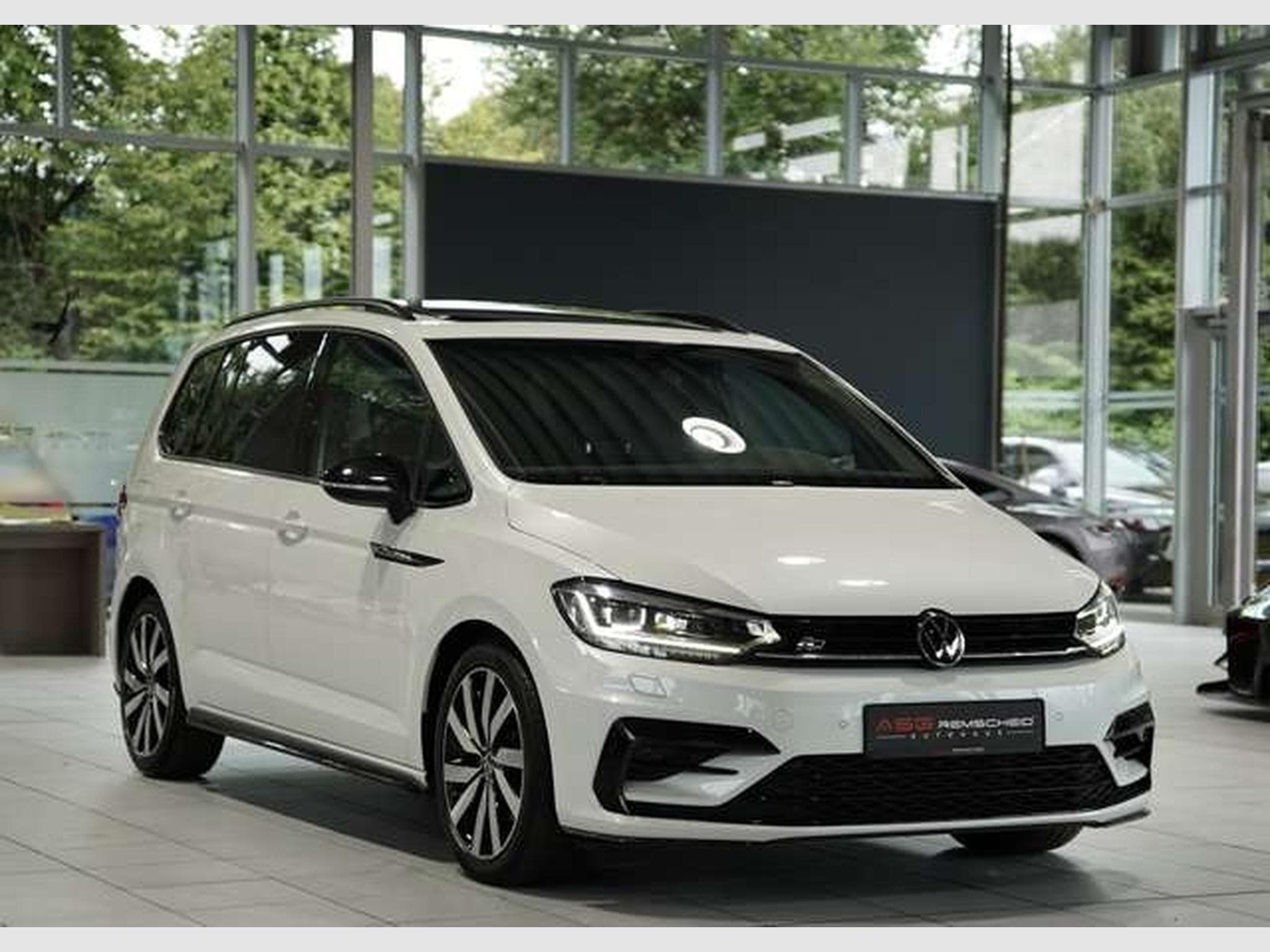 VW Touran R Line *ACC *Pano *Standhzg *AHK *Kamera (2021) - Foto 6