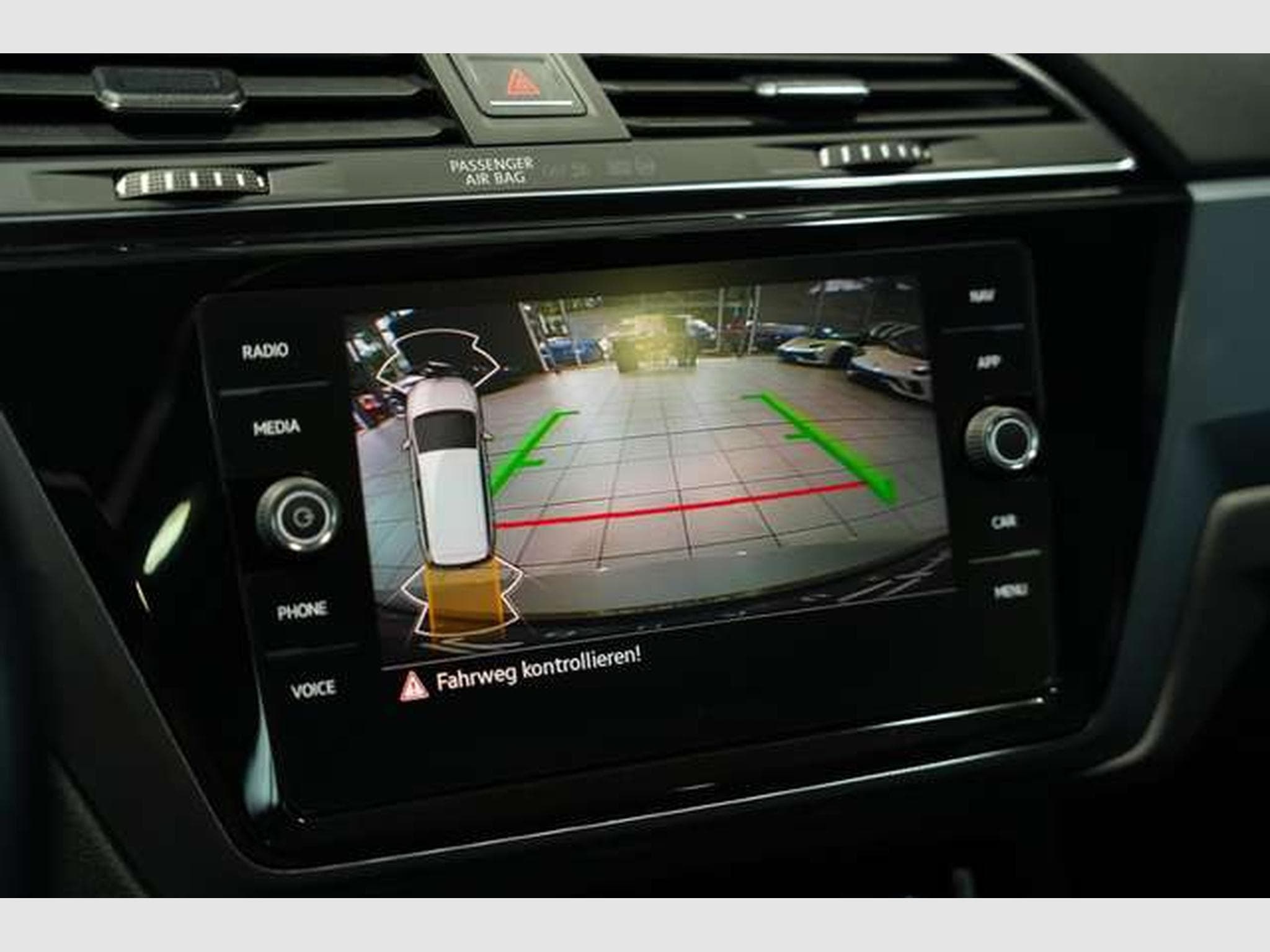 VW Touran R Line *ACC *Pano *Standhzg *AHK *Kamera (2021) - Foto 30