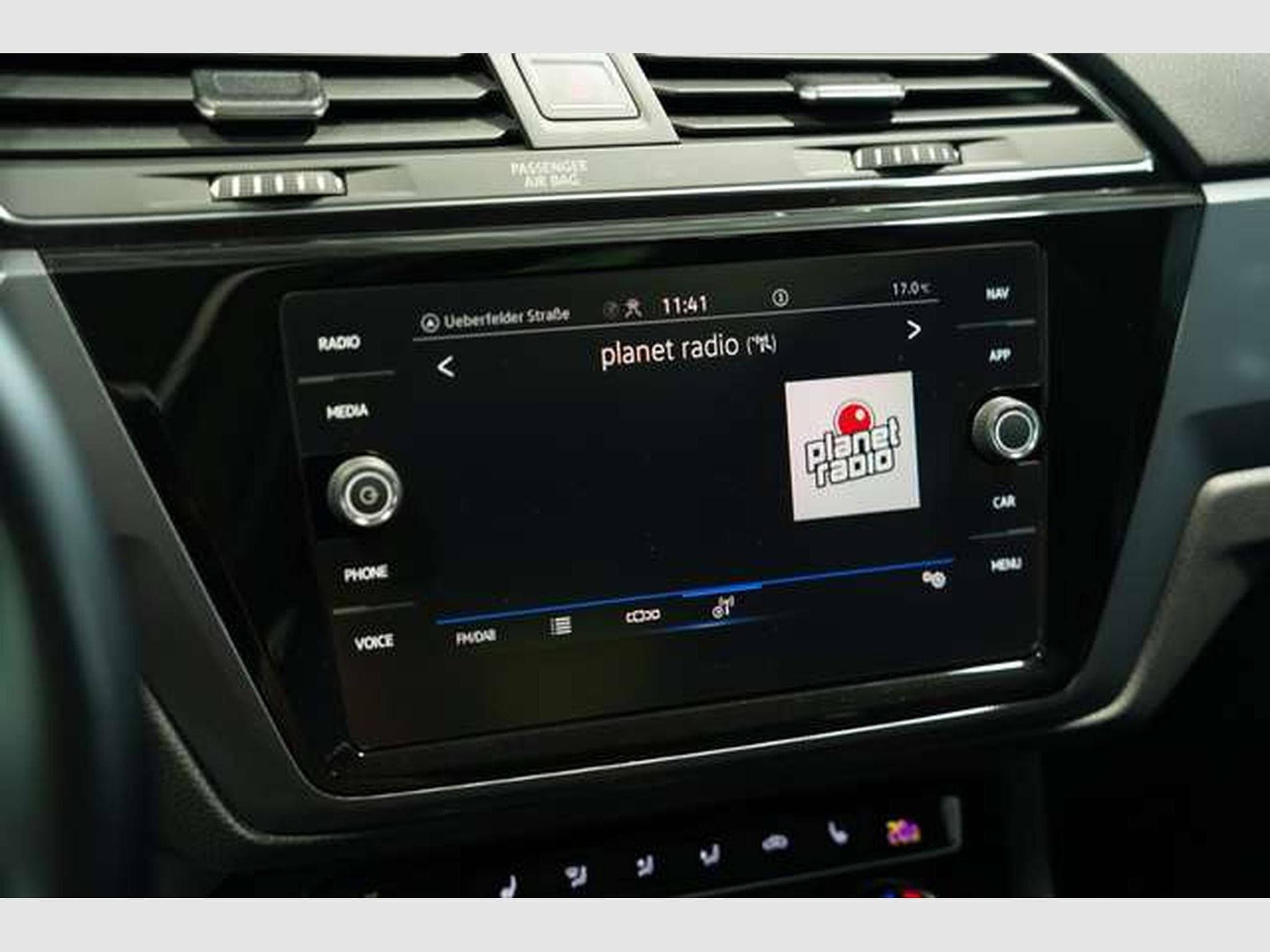 VW Touran R Line *ACC *Pano *Standhzg *AHK *Kamera (2021) - Foto 32