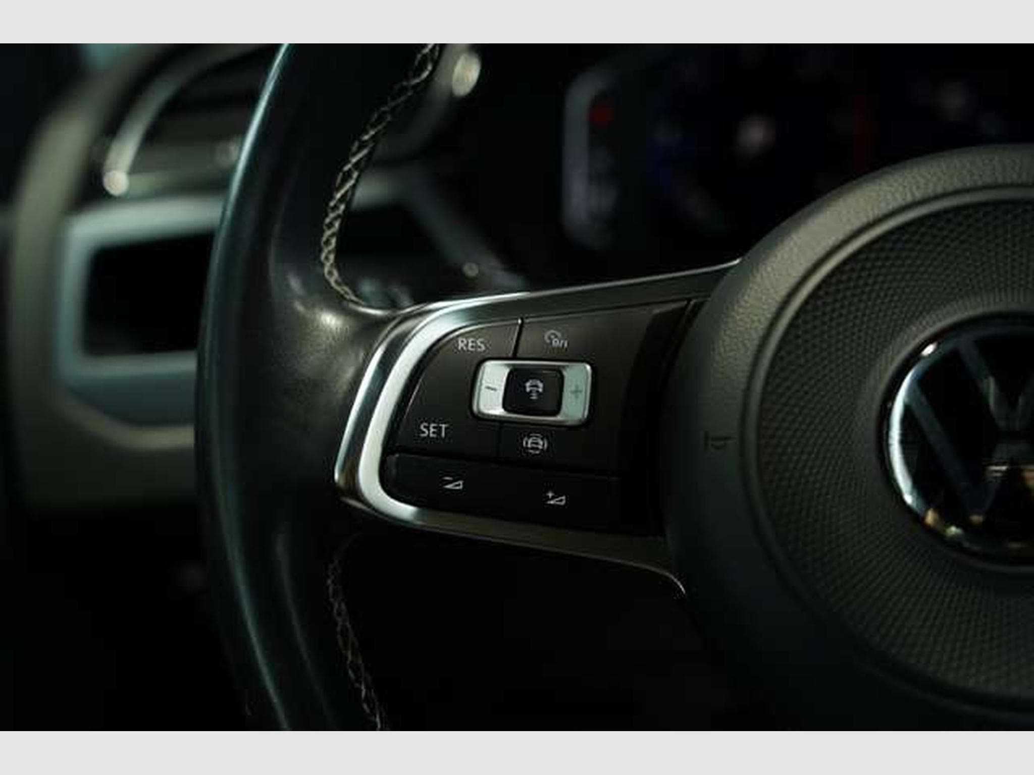 VW Touran R Line *ACC *Pano *Standhzg *AHK *Kamera (2021) - Foto 38