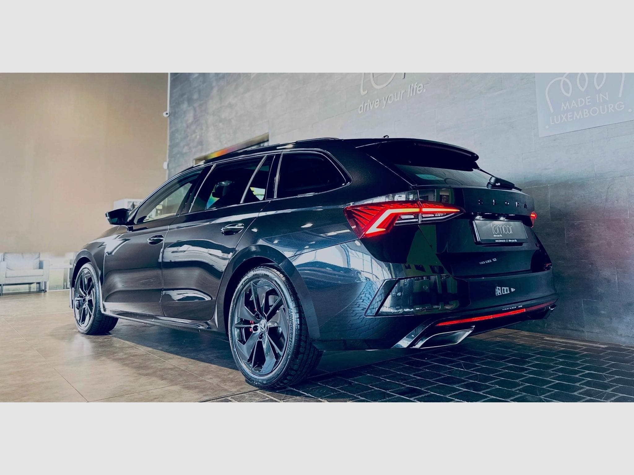 Skoda Octavia OCTAVIA RS BREAK TSI DSG (2022) - Photo 4