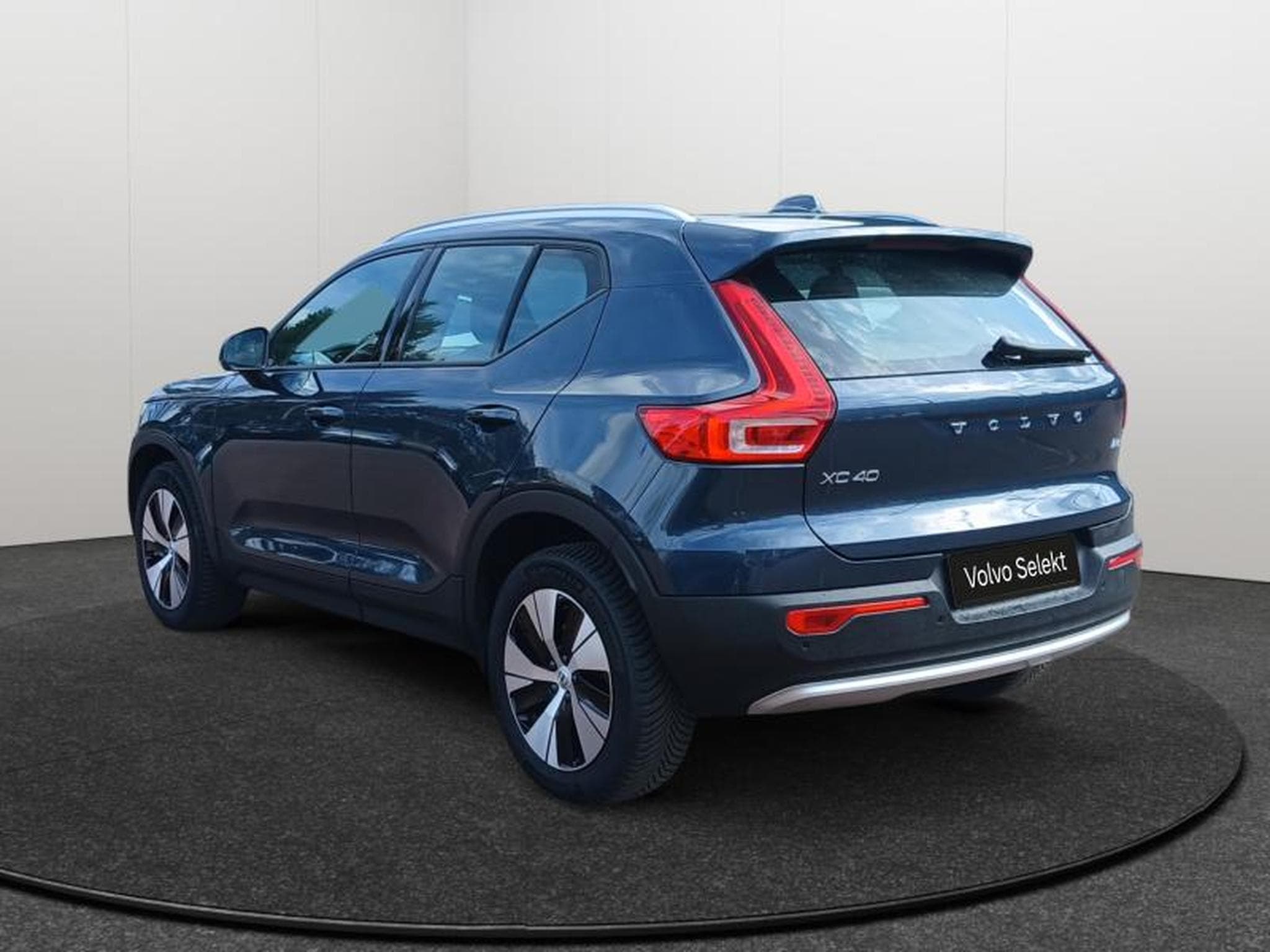 Volvo XC40 B3 Core 2026 / Essence (2025) - Photo 5