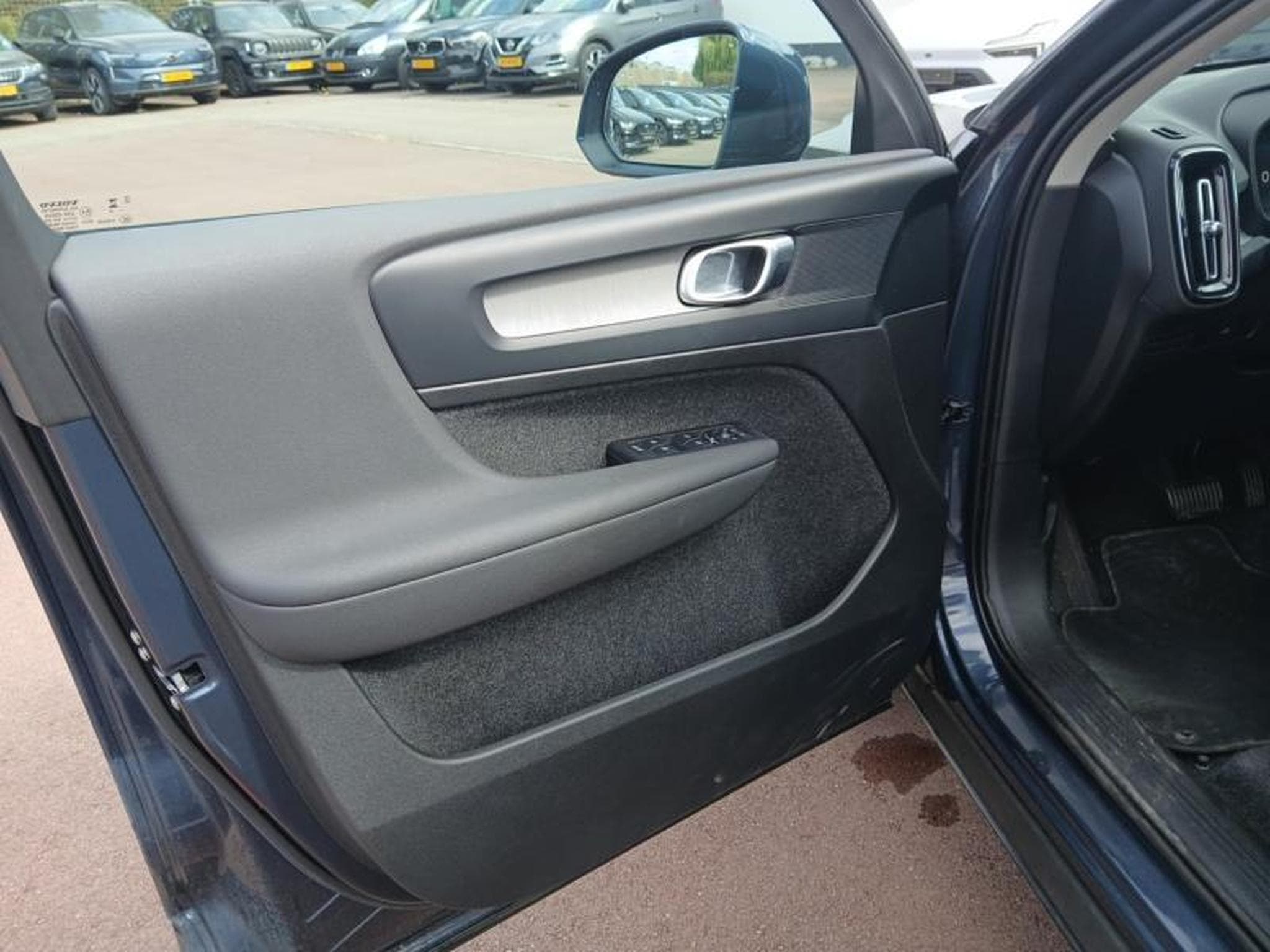 Volvo XC40 B3 Core 2026 / Essence (2025) - Photo 20