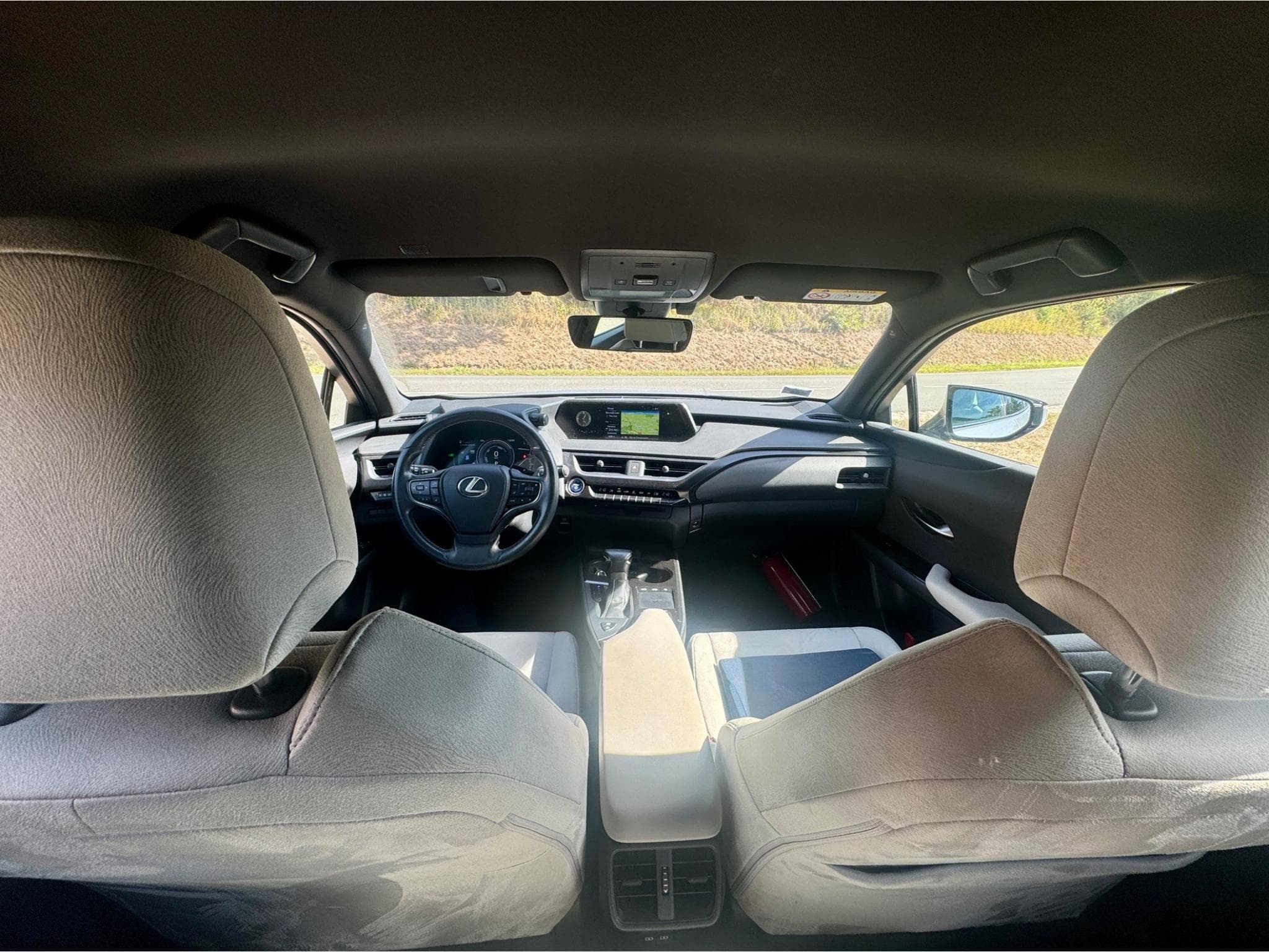 Lexus UX (2021) - Photo 2
