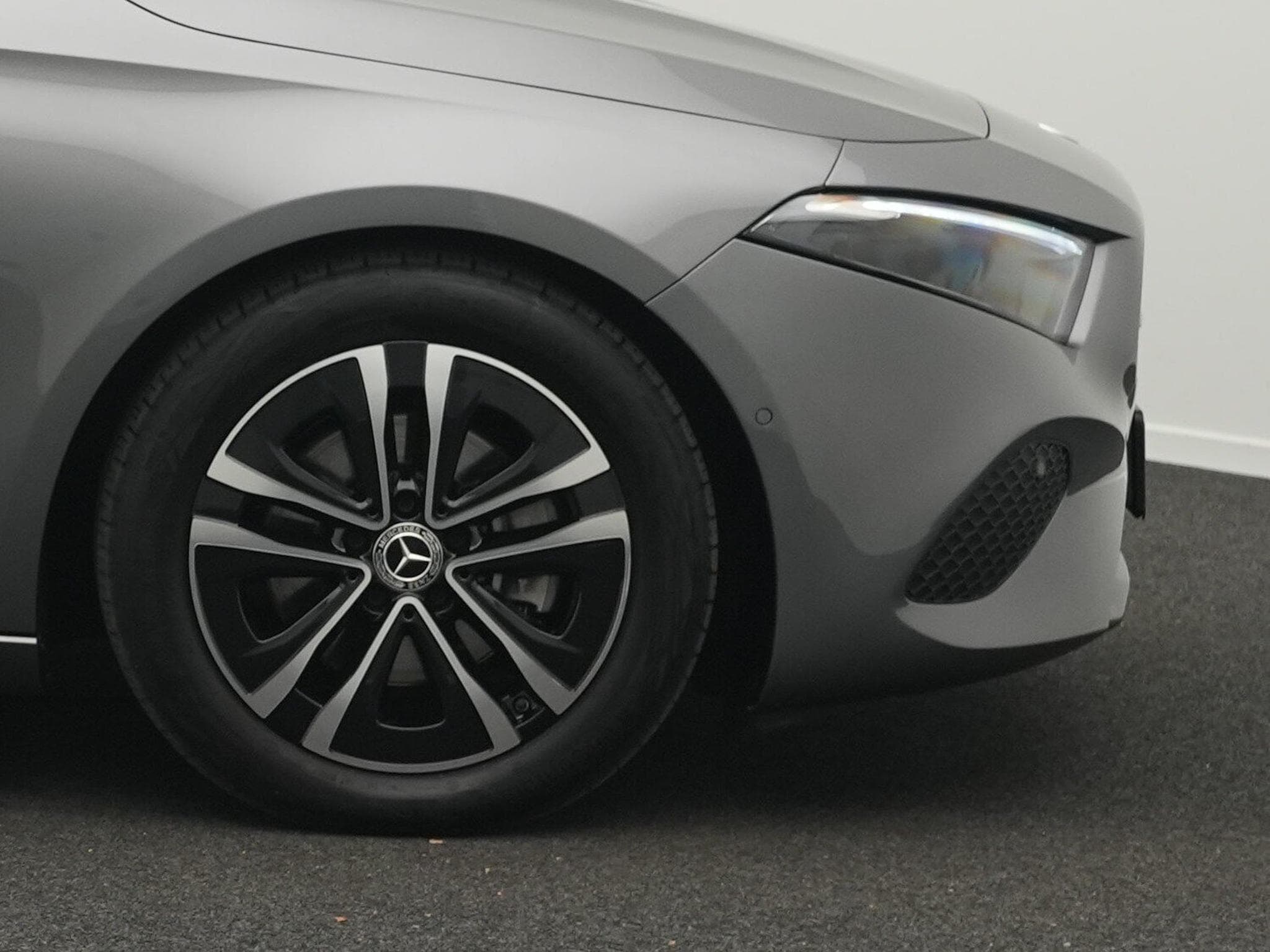 Mercedes A 180 d Progressive LED+Kamera+MBUX+SHZ (2025) - Photo 8
