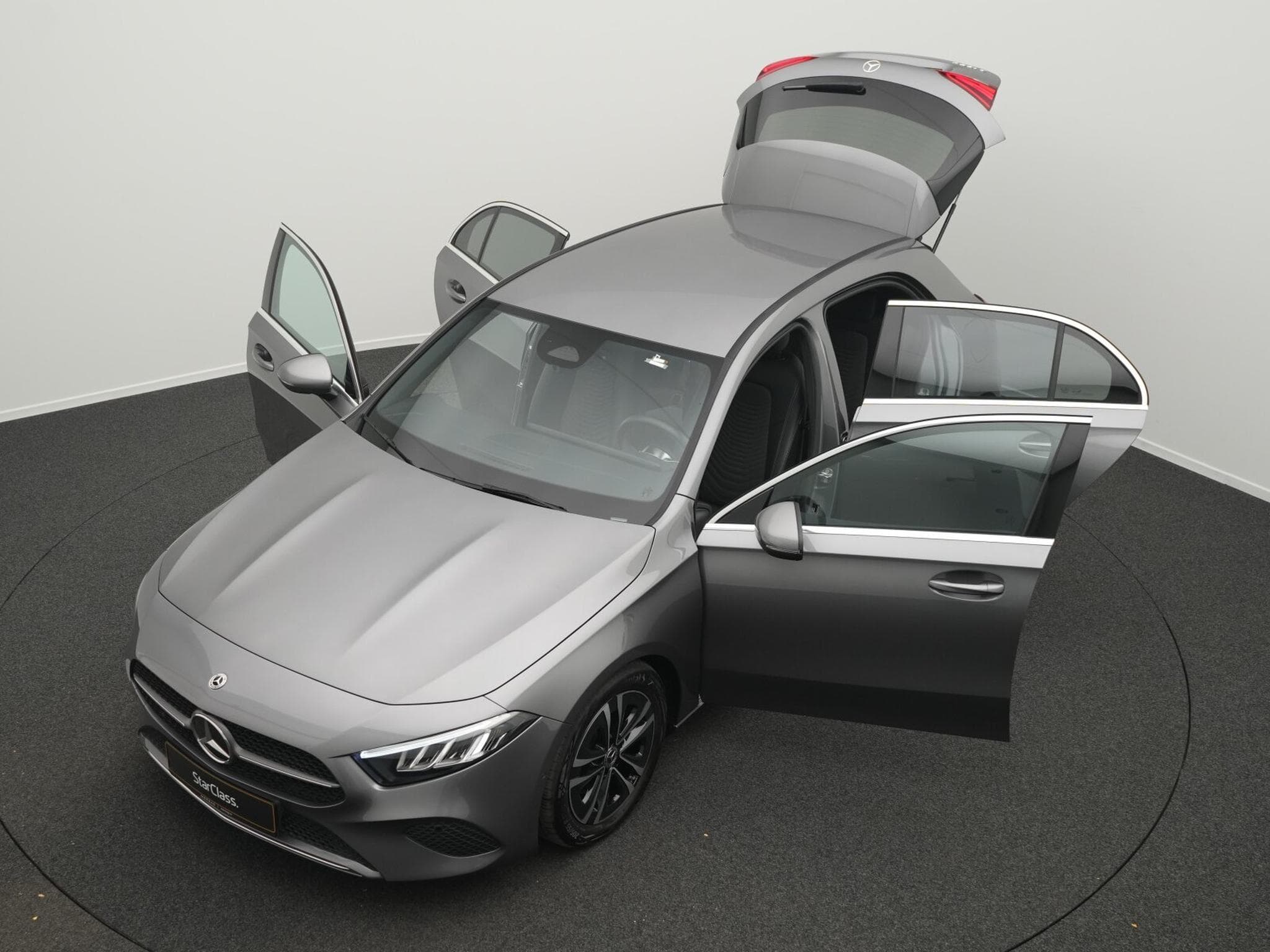 Mercedes A 180 d Progressive LED+Kamera+MBUX+SHZ (2025) - Photo 14