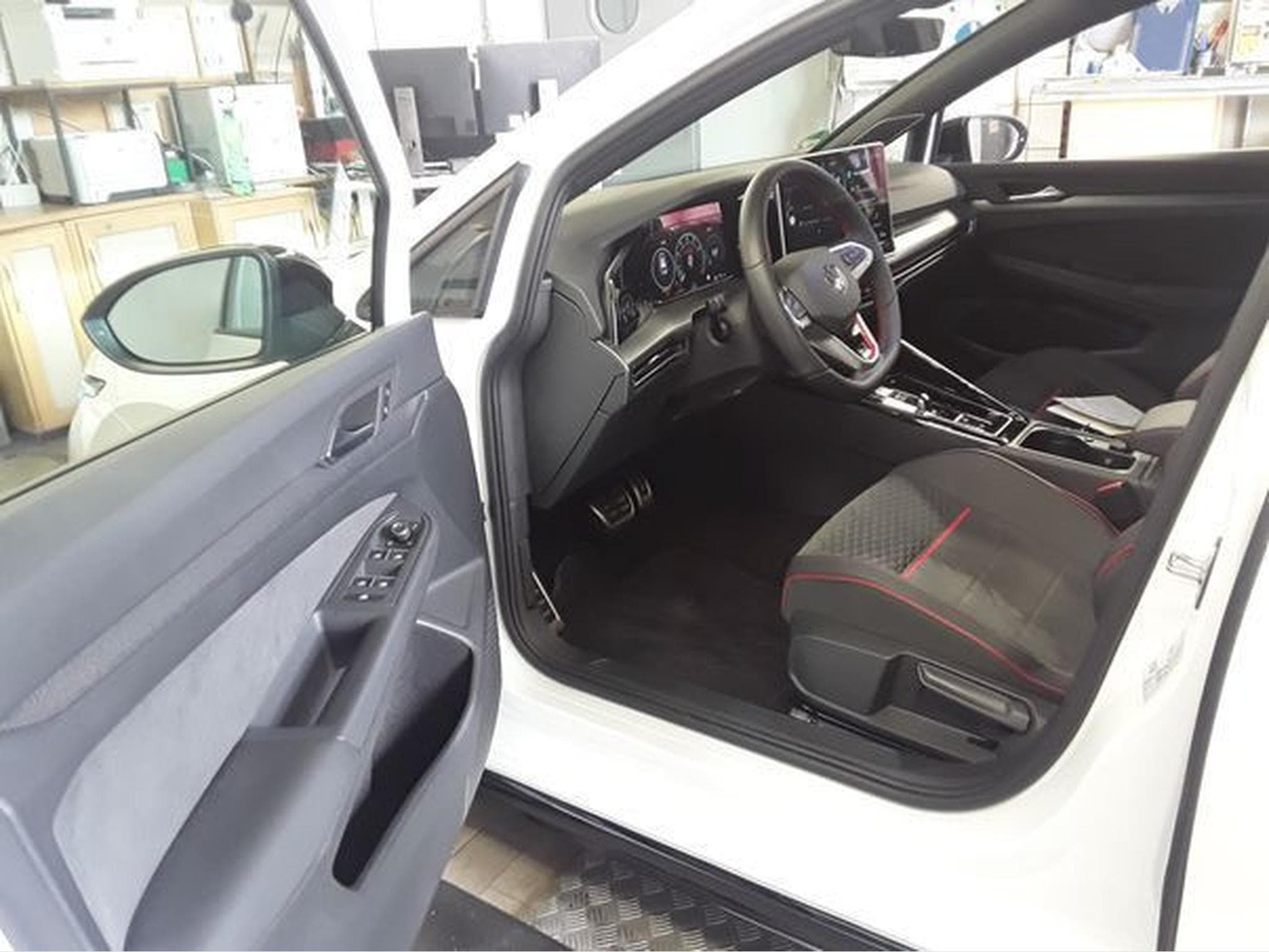 VW Golf GTI PHASE 2 Clubsport Performance 2.0 TSI 300 CV DSG7 * AKRA (2026) - Foto 6