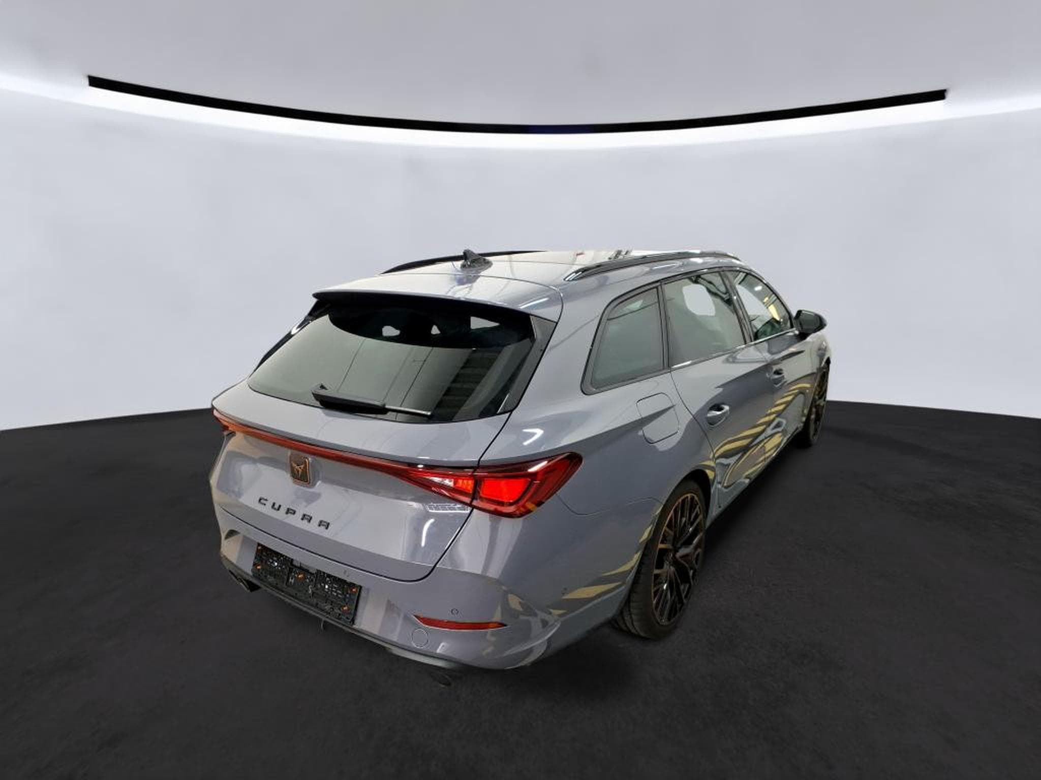 Cupra Leon ST 2.0 TSI 310CV 4Drive *ATTELAGE* PANO* *BEATS* *CAM* *VSS* (2024) - Foto 5