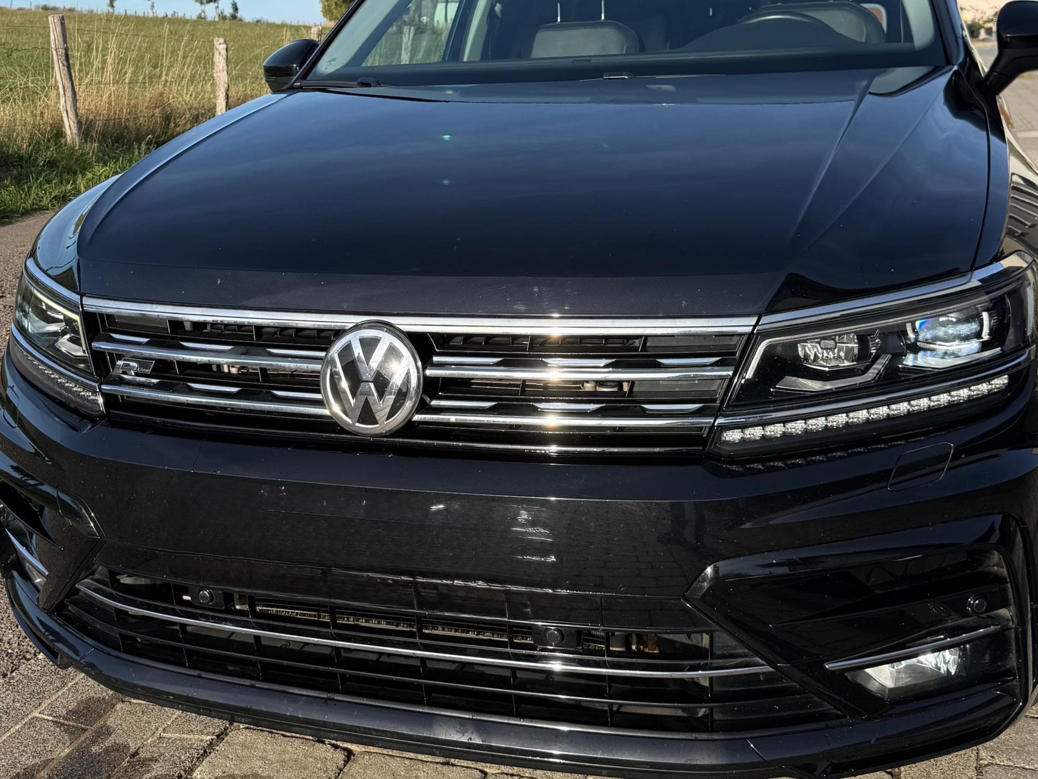 VW Tiguan Allspace R-Line 2.0 TSI 220 PS 4Motion (2018) - Photo 2