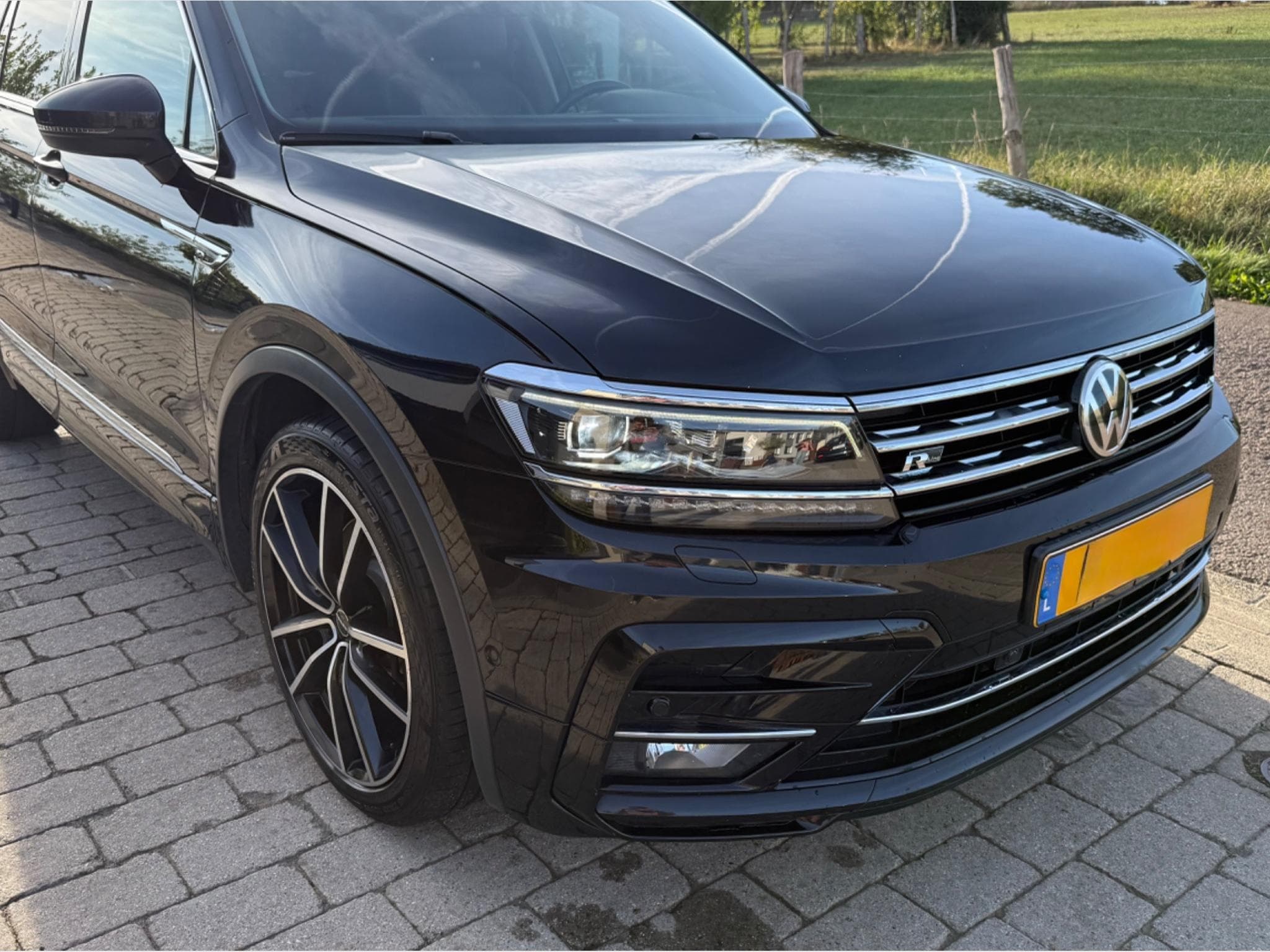 VW Tiguan Allspace R-Line 2.0 TSI 220 PS 4Motion (2018) - Photo 5