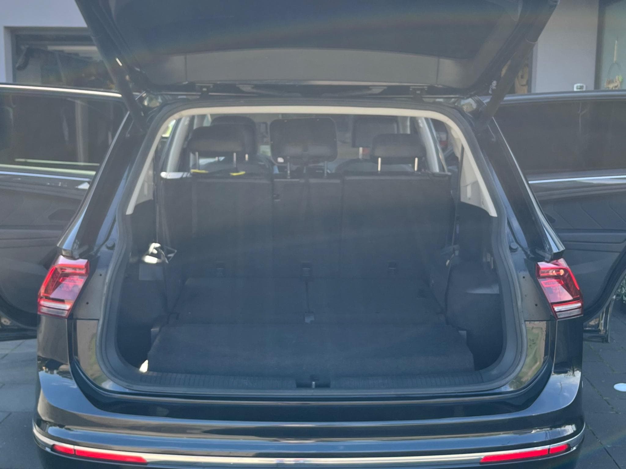 VW Tiguan Allspace R-Line 2.0 TSI 220 PS 4Motion (2018) - Photo 8