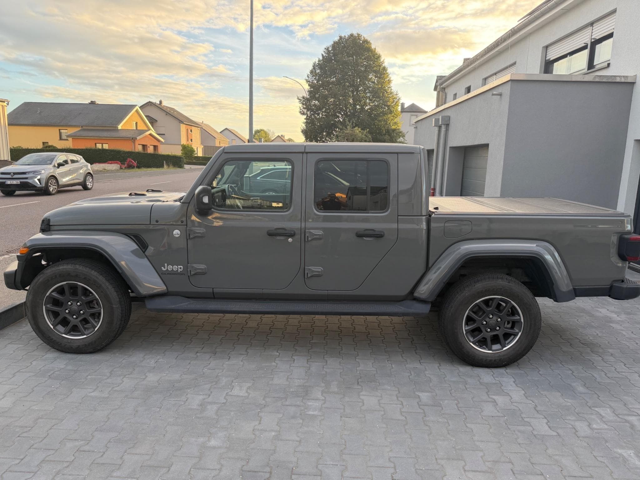 Jeep Gladiator Overland (2021) - Photo 2