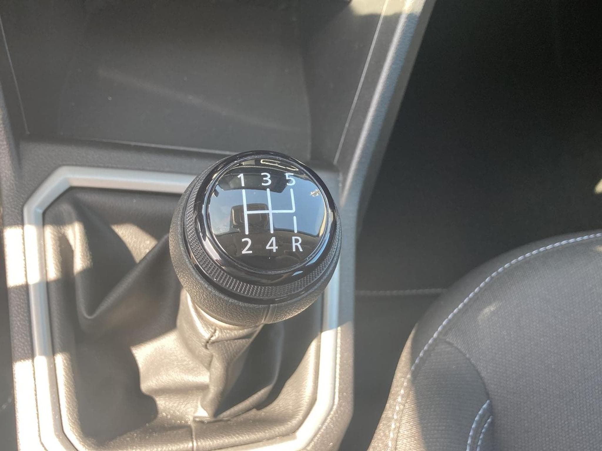 Dacia SANDERO 1.0 TCE 90 JOURNEY (2025) - Photo 23