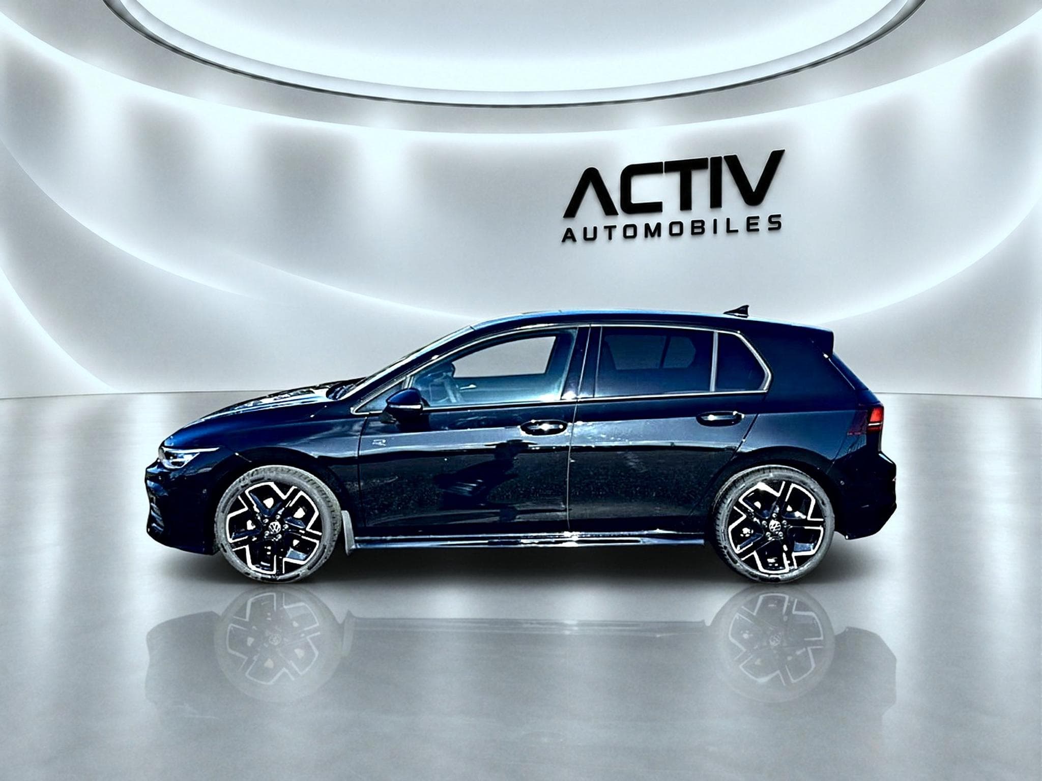 VW GOLF VIII 1.5 ETSI EVO2 150 R-LINE DSG7 (2026) - Photo 5