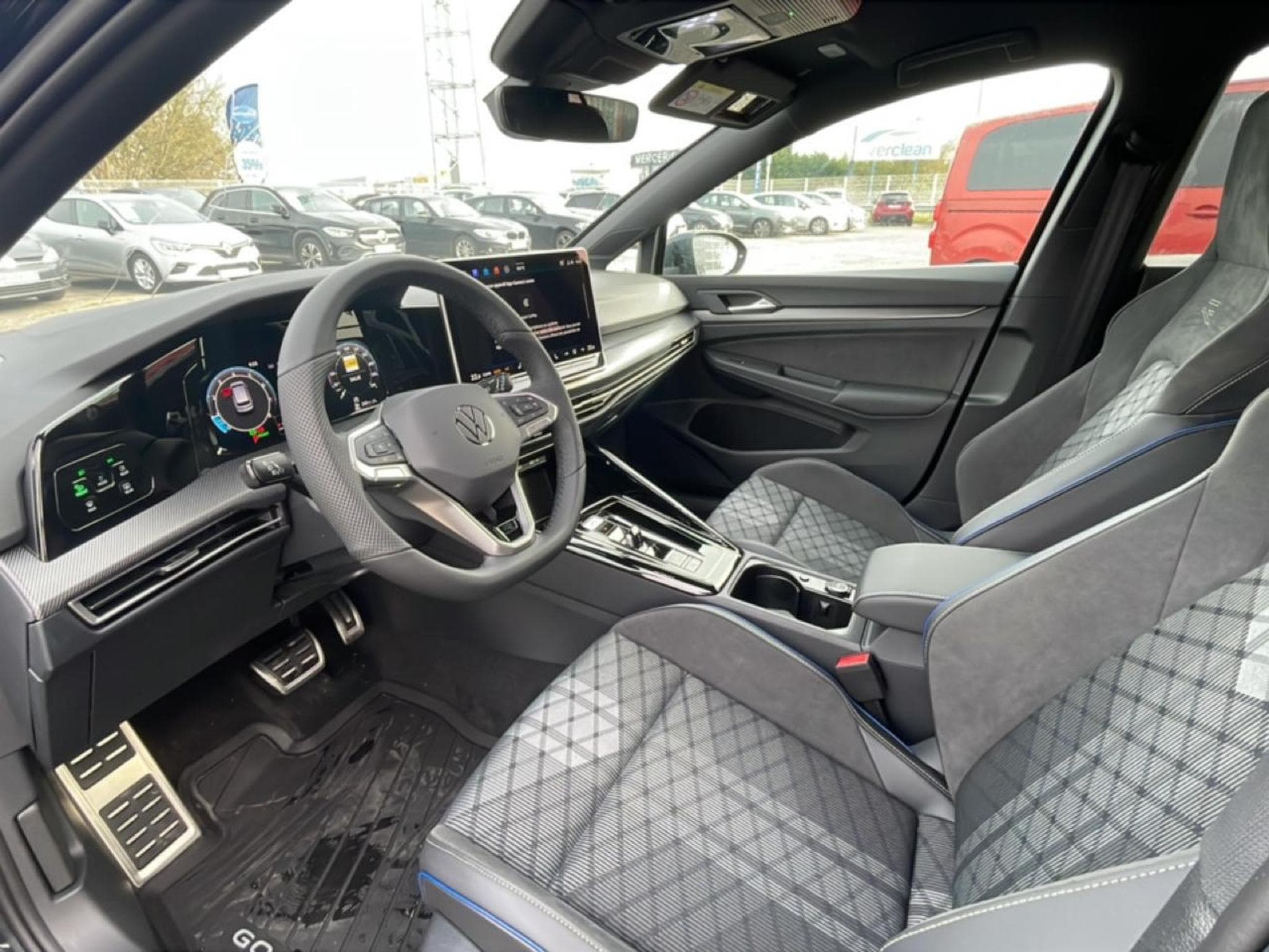 VW GOLF VIII 1.5 ETSI EVO2 150 R-LINE DSG7 (2026) - Photo 23