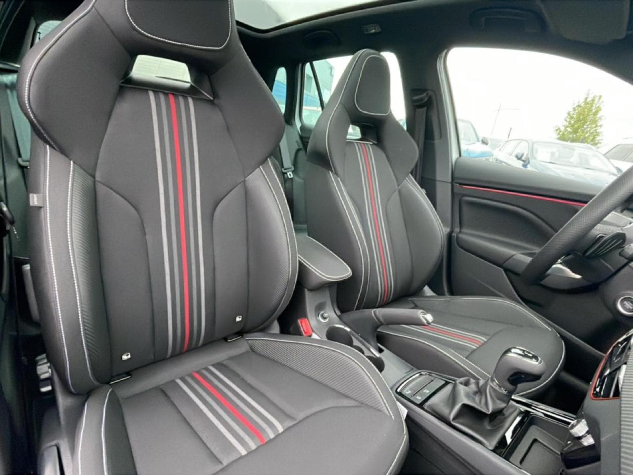 Skoda KAMIQ 1.0 TSI EVO 2 116 MONTE CARLO DSG7 (2026) - Photo 16
