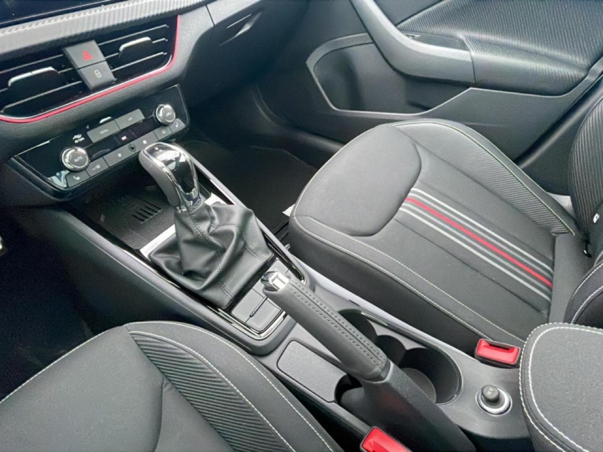 Skoda KAMIQ 1.0 TSI EVO 2 116 MONTE CARLO DSG7 (2026) - Photo 26