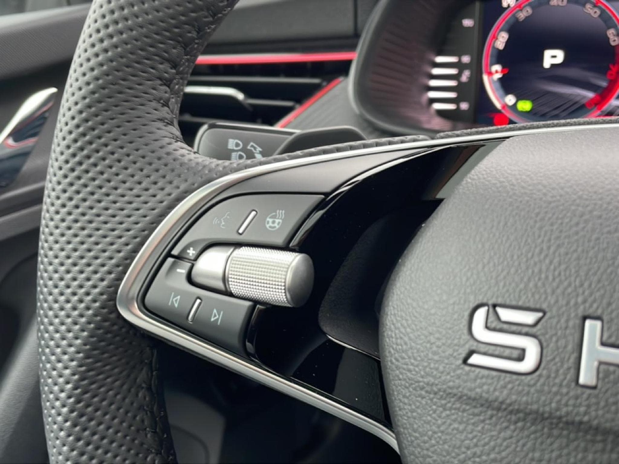 Skoda KAMIQ 1.0 TSI EVO 2 116 MONTE CARLO DSG7 (2026) - Photo 33