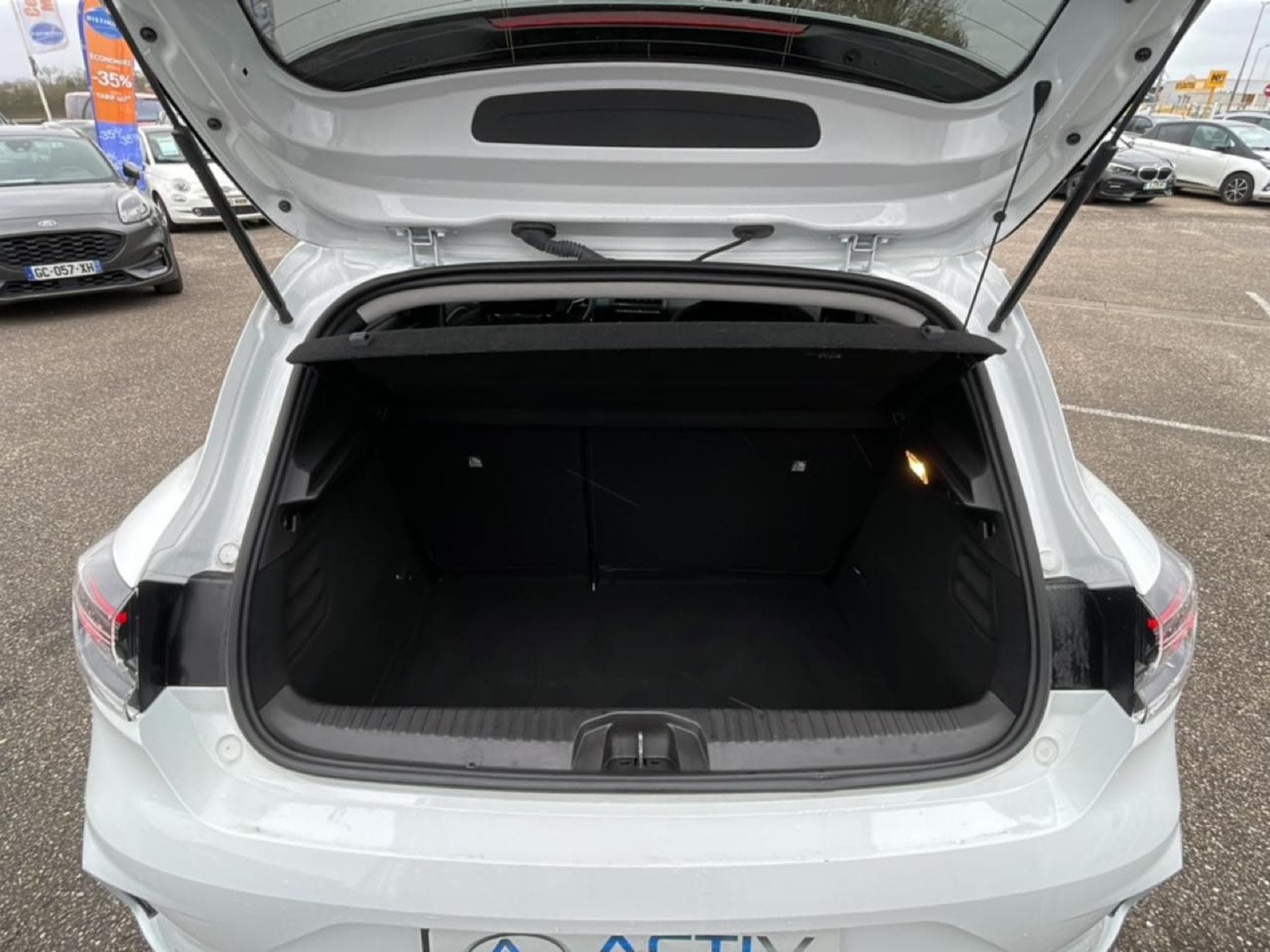 Renault Clio 1.0 TCE 90 EVOLUTION CVT (2025) - Photo 29