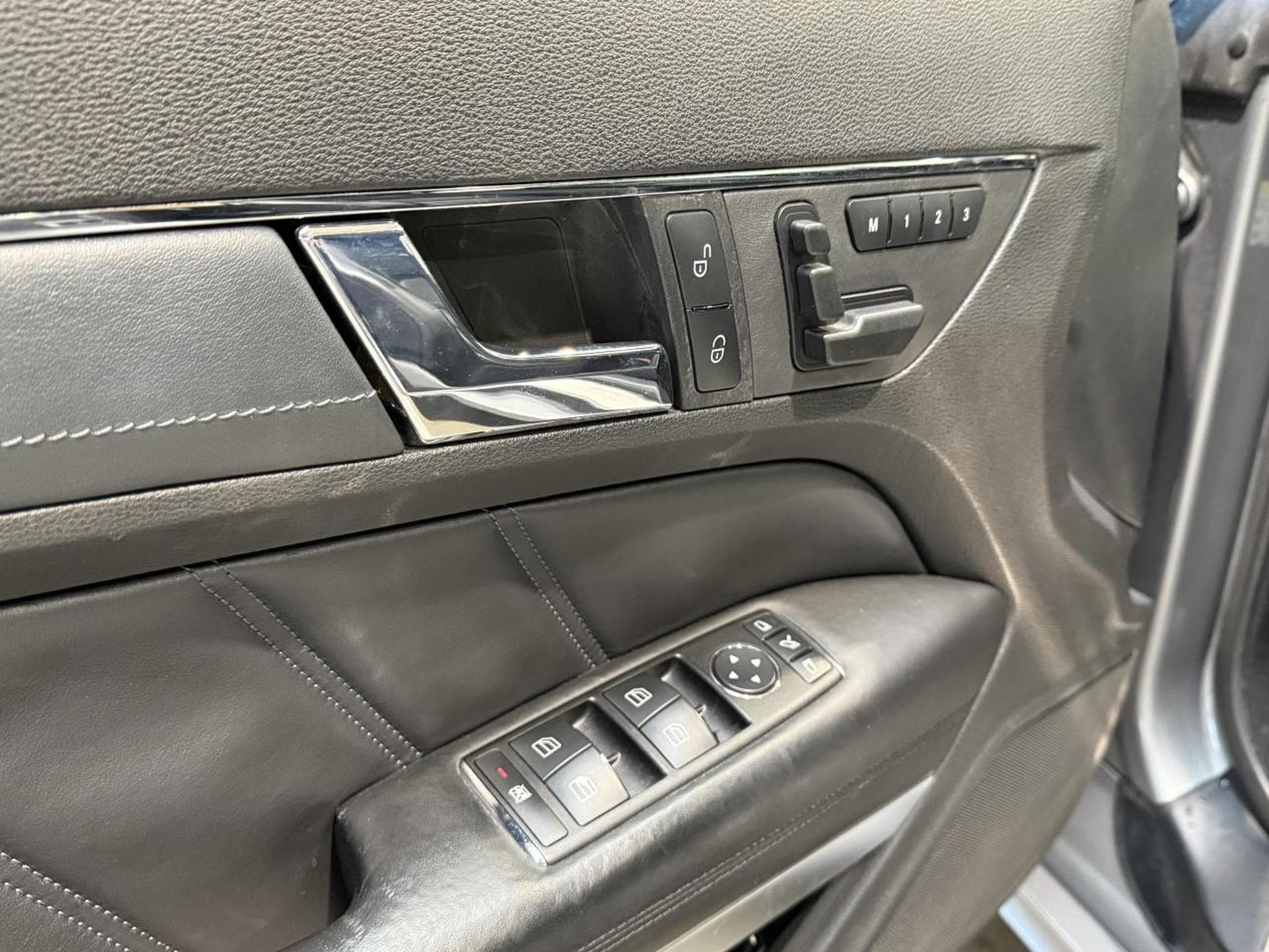 Mercedes Classe E 350 avantgarde executive 7gtro (2009) - Photo 14