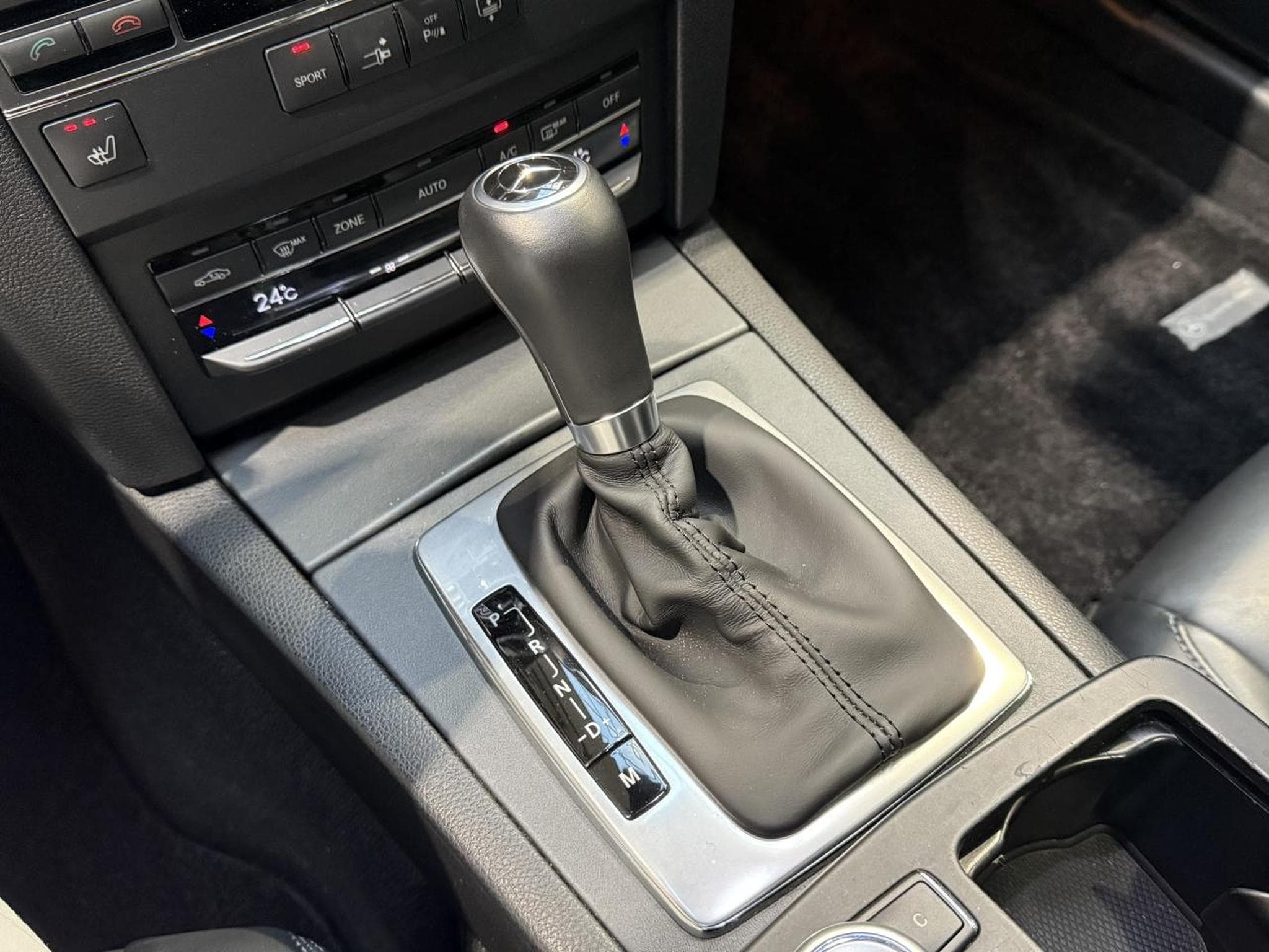 Mercedes Classe E 350 avantgarde executive 7gtro (2009) - Photo 26