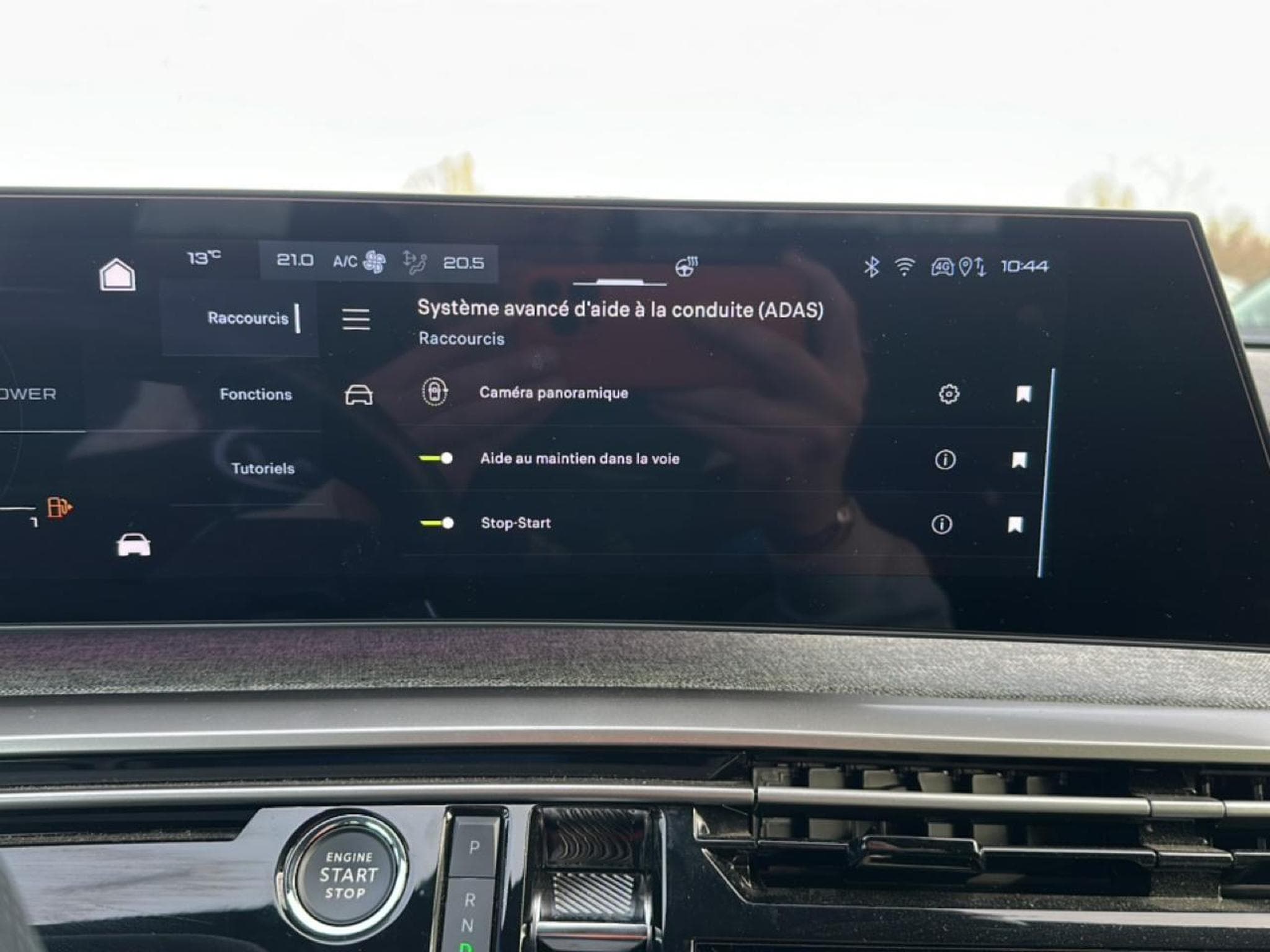 Peugeot 3008 1.2 HYBRID 145 GT E-DCS6 (2025) - Photo 28